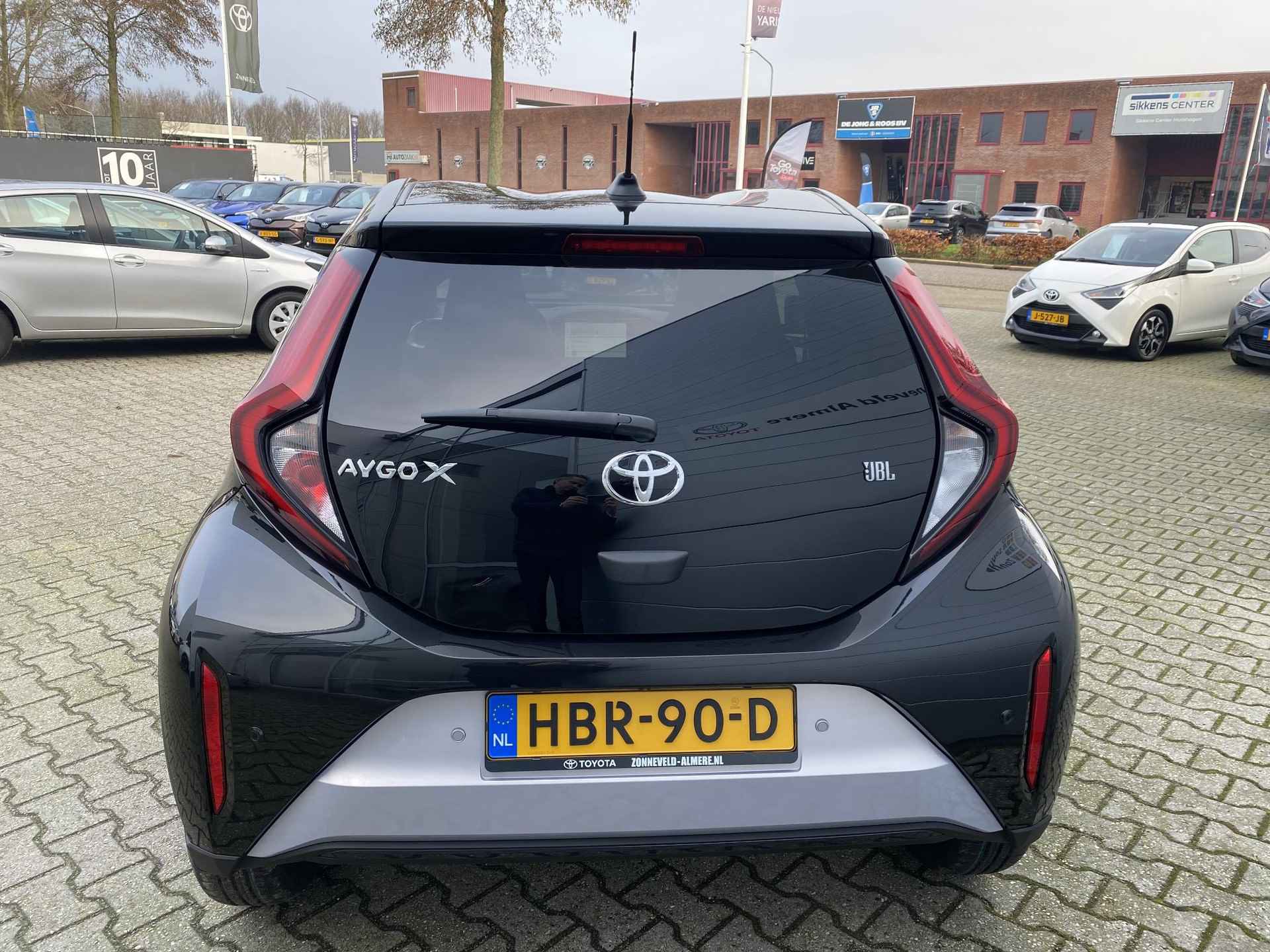 Toyota Aygo X 1.0 VVT-i MT JBL - 10/28