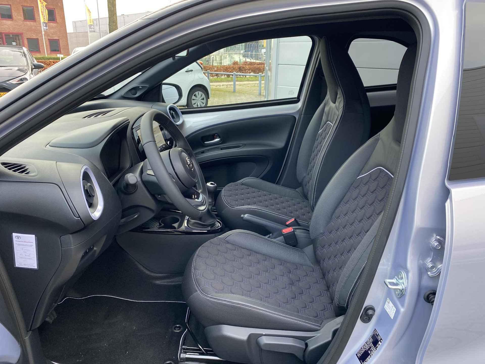 Toyota Aygo X 1.0 VVT-i MT JBL - 14/28