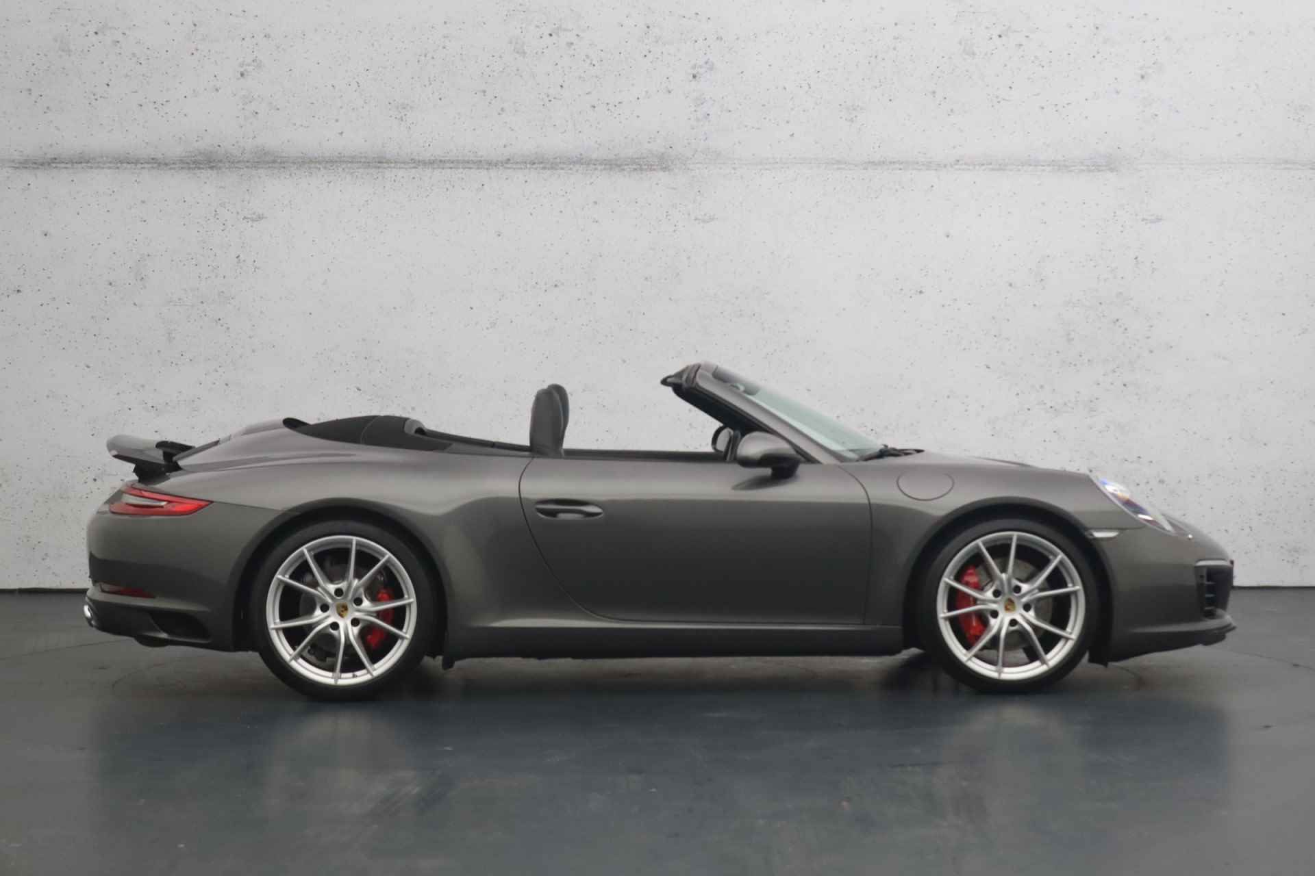 Porsche 911 Cabrio 3.0 Carrera S 421 PK | Camera | Lederen bekleding | Stoelverwarming | Parkeersensoren - 25/28