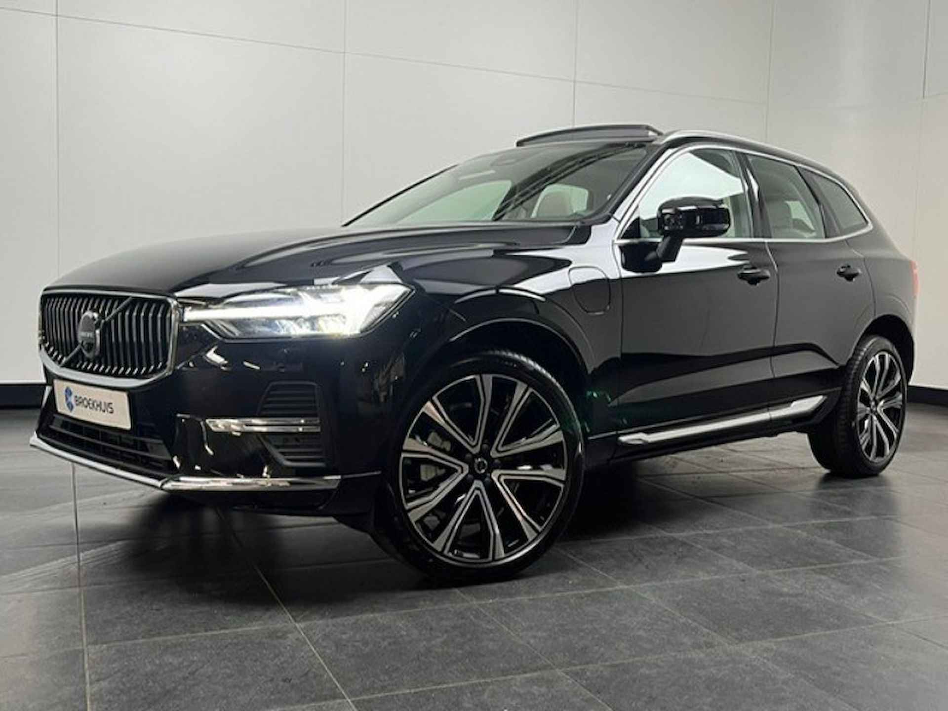 Volvo XC60 T6 AWD Ultimate Bright | Luchtvering | 360° Camera | Harman/Kardon | Head-up Display | Panoramadak | 21-inch | DAB - 4/17