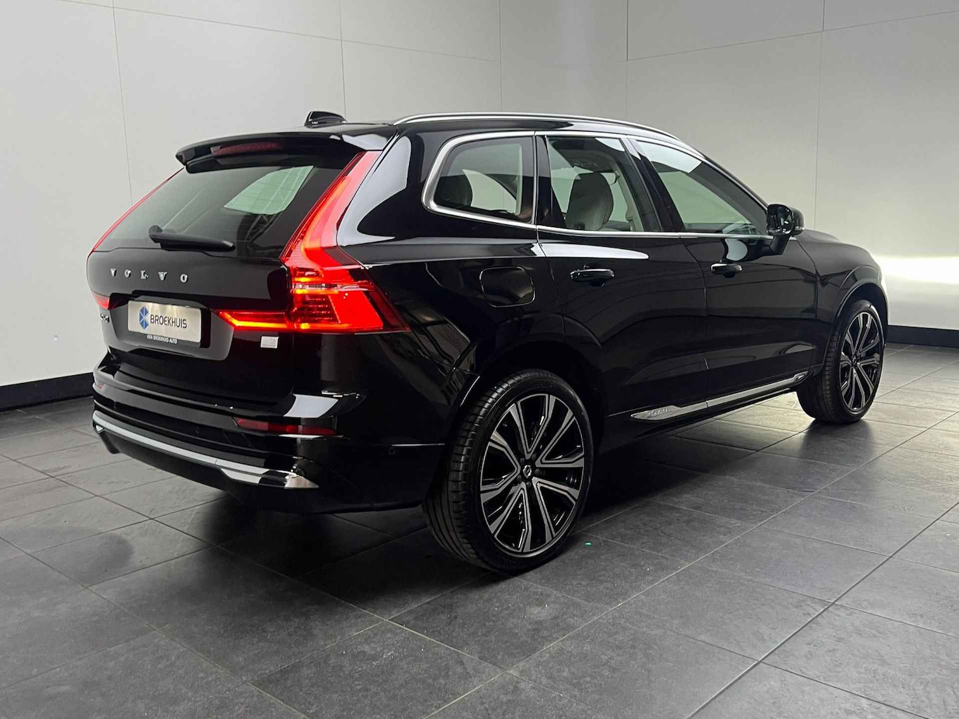 Volvo XC60 T6 AWD Ultimate Bright | Luchtvering | 360° Camera | Harman/Kardon | Head-up Display | Panoramadak | 21-inch | DAB - 7/17