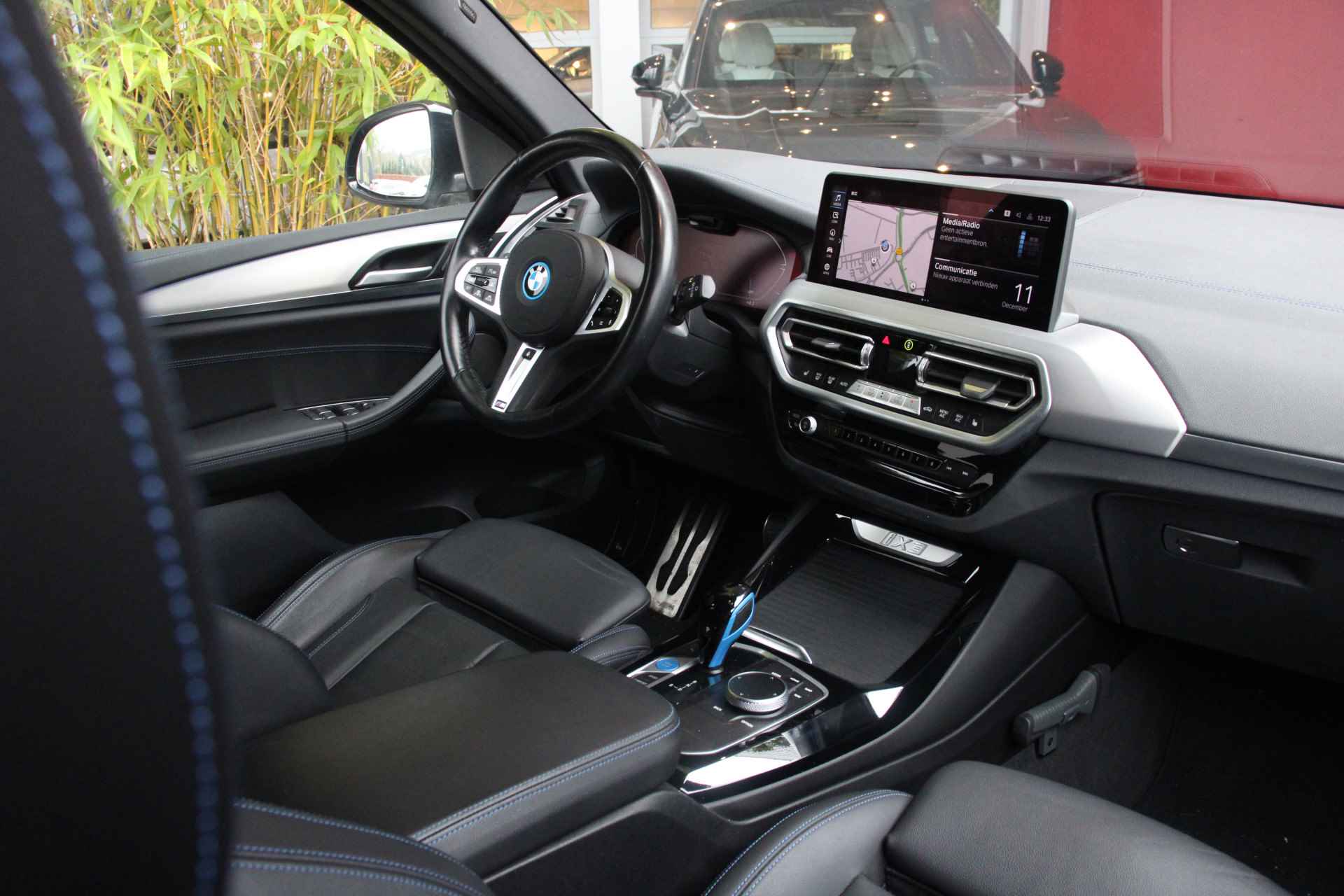 BMW iX3 High Executive M-Sport 80 kWh | Trekhaak | 360 Camera | Schuifdak | Adaptive Cruise | Harman/Kardon | Head-up | 20" Velgen - 3/19