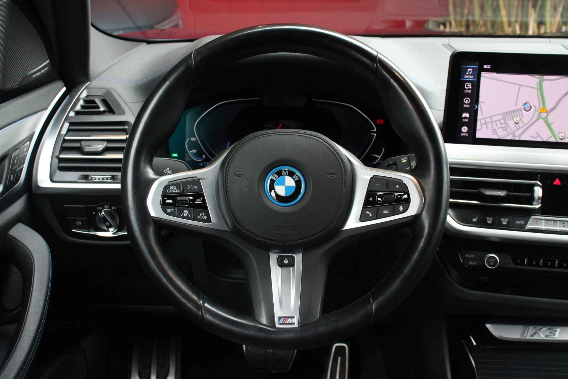 BMW iX3 High Executive M-Sport 80 kWh | Trekhaak | 360 Camera | Schuifdak | Adaptive Cruise | Harman/Kardon | Head-up | 20" Velgen - 12/19