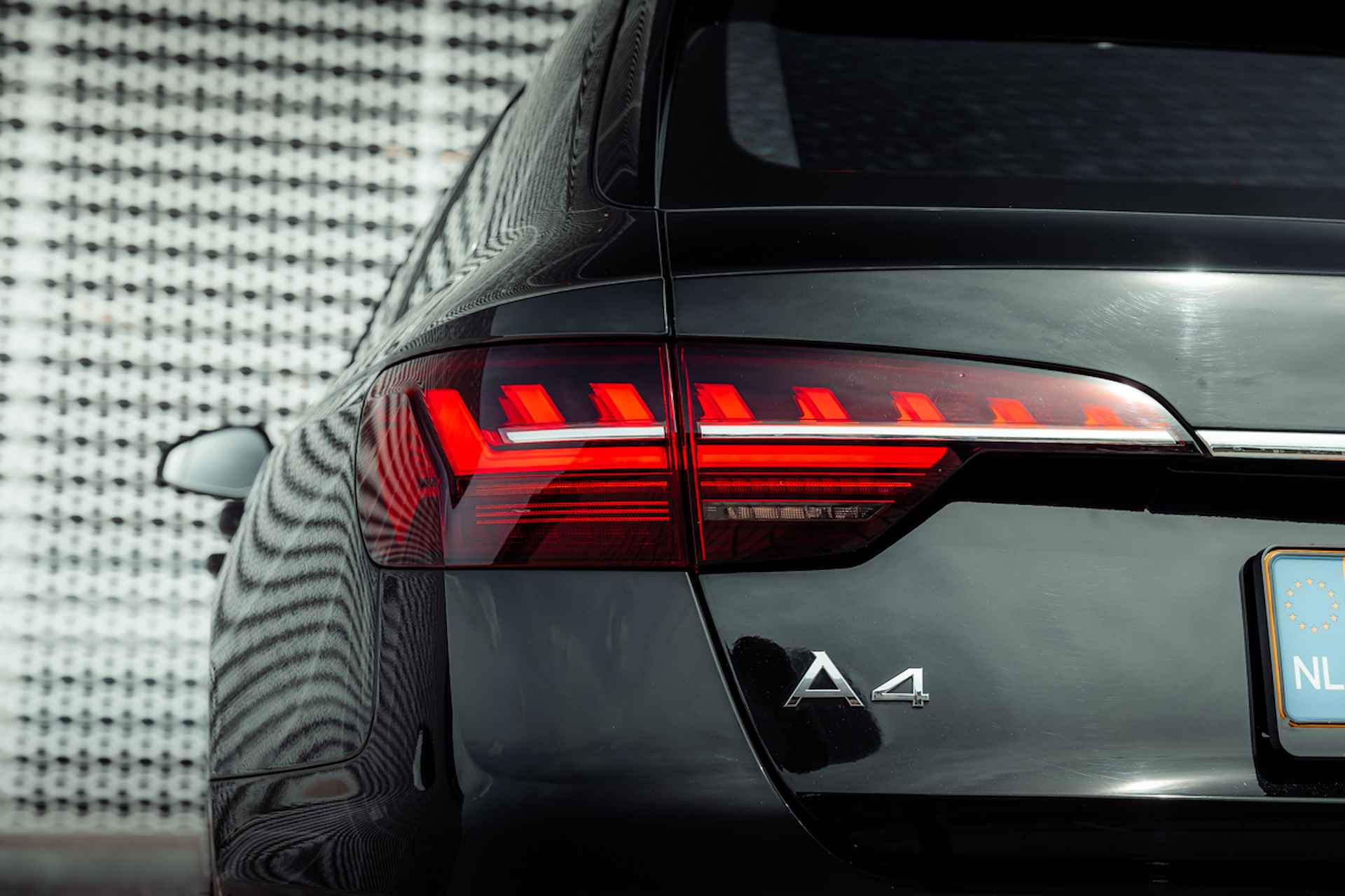 Audi A4 Avant 40 TFSI 204pk s-tronic S edition | Parkeerassistent | Stoelverwarming | LED | Navigatie plus | 18" LM velgen - 14/34