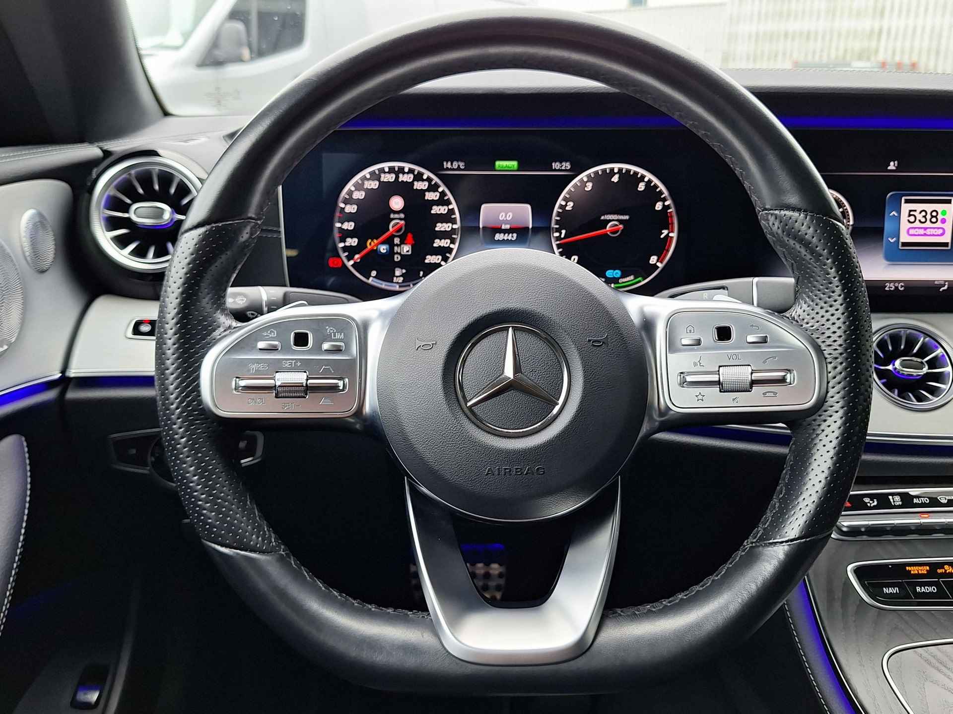 Mercedes-Benz E-klasse Coupé 200 | AMG | Panoramadak | Multibeam LED | 360º camera | Burmester | Memory pakket | Elektrische achterklep - 17/46