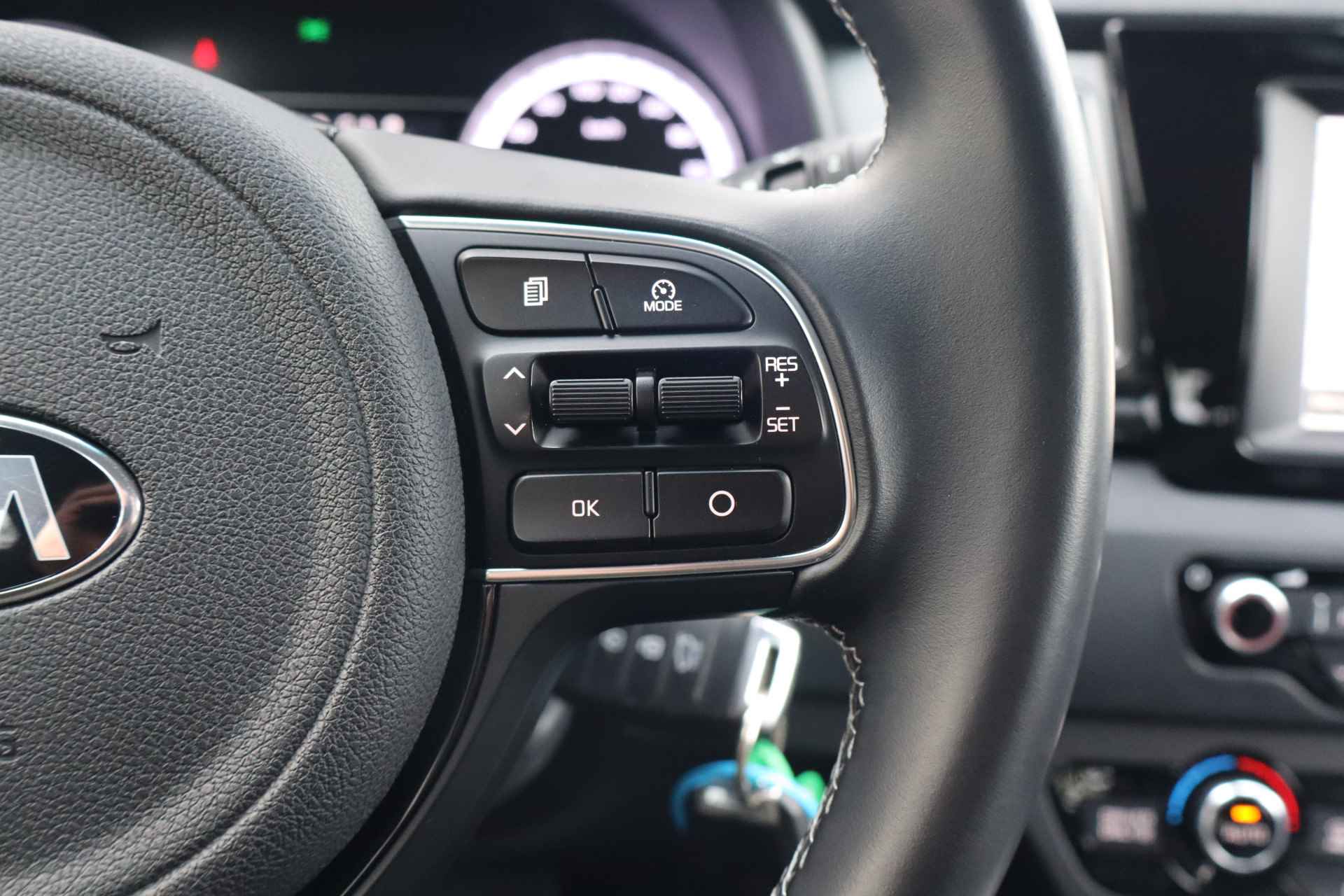 Kia Niro 1.6 GDi Hybrid DynamicLine NL-Auto!! Carplay I Camera I Half-Leder -- 2de Pinksterdag open van 11.00 t/m 15.30 uur -- - 20/33