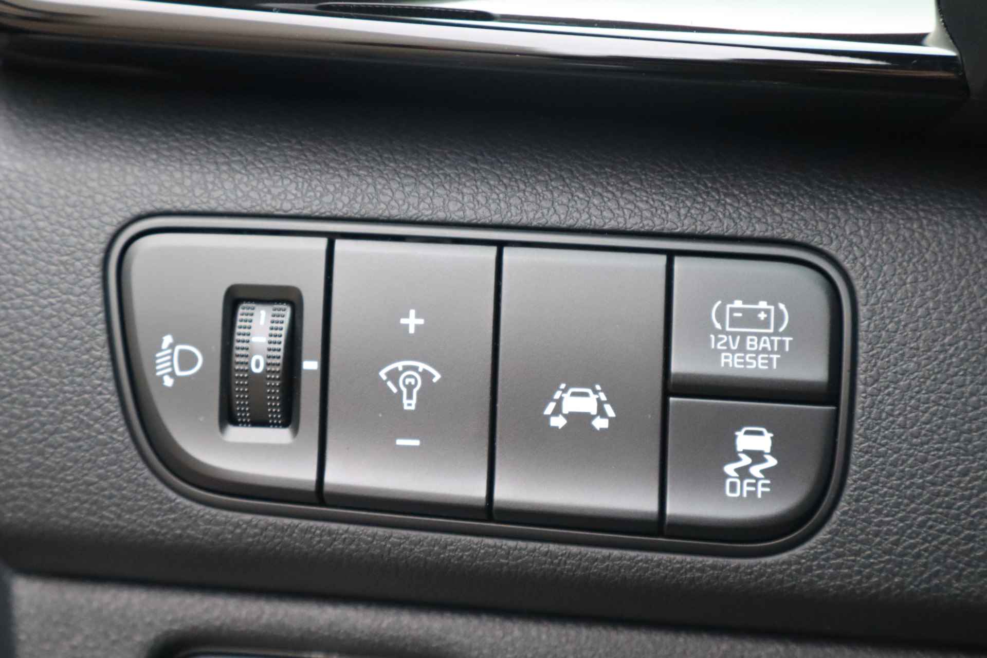 Kia Niro 1.6 GDi Hybrid DynamicLine NL-Auto!! Carplay I Camera I Half-Leder -- A.S. ZONDAG GEOPEND VAN 11.00 T/M 15.30 -- - 27/33