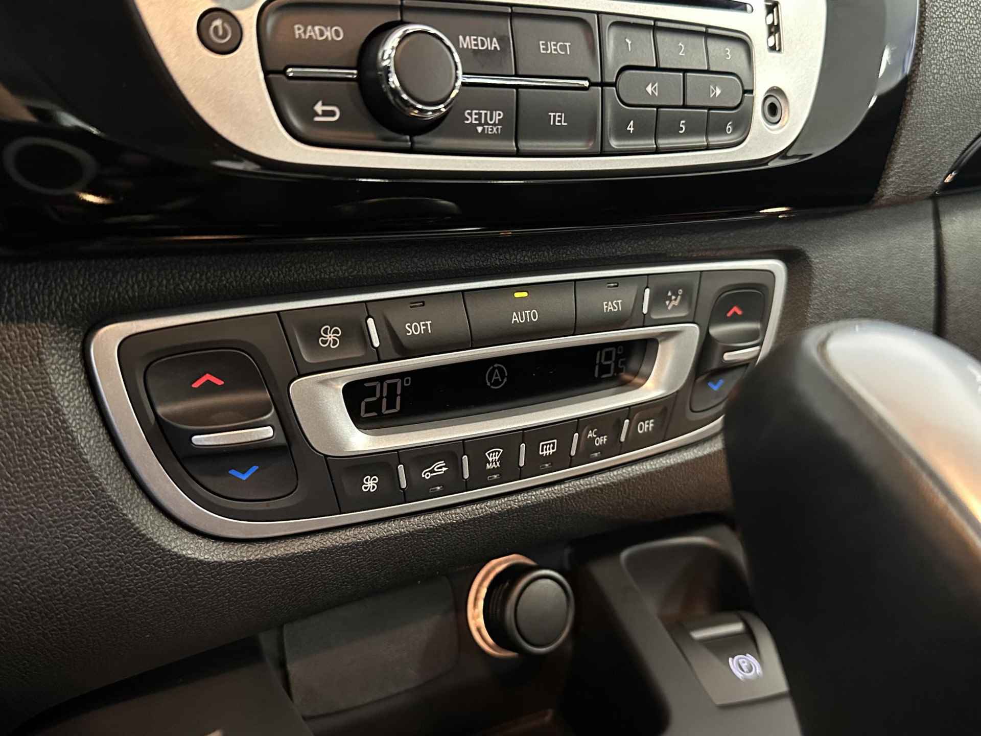 Renault Scénic 2.0 16V Bose Automaat | Camera | Bose Audio | Navigatie - 22/37