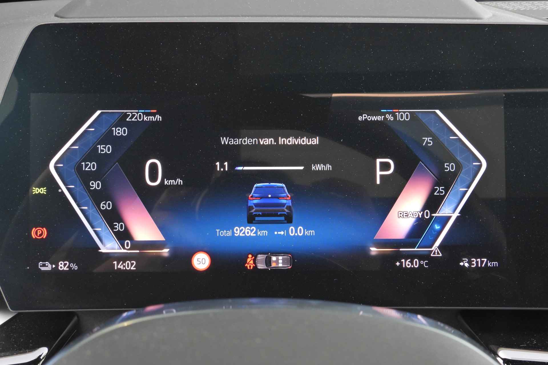 BMW iX1 xDrive30 M Sport / Panoramadak / Harman Kardon / Apple CarPlay / Adaptief M Onderstel / Elektrische Sportstoelen / Travel Pack / Head-Up Display / 19 inch LMV - 12/39