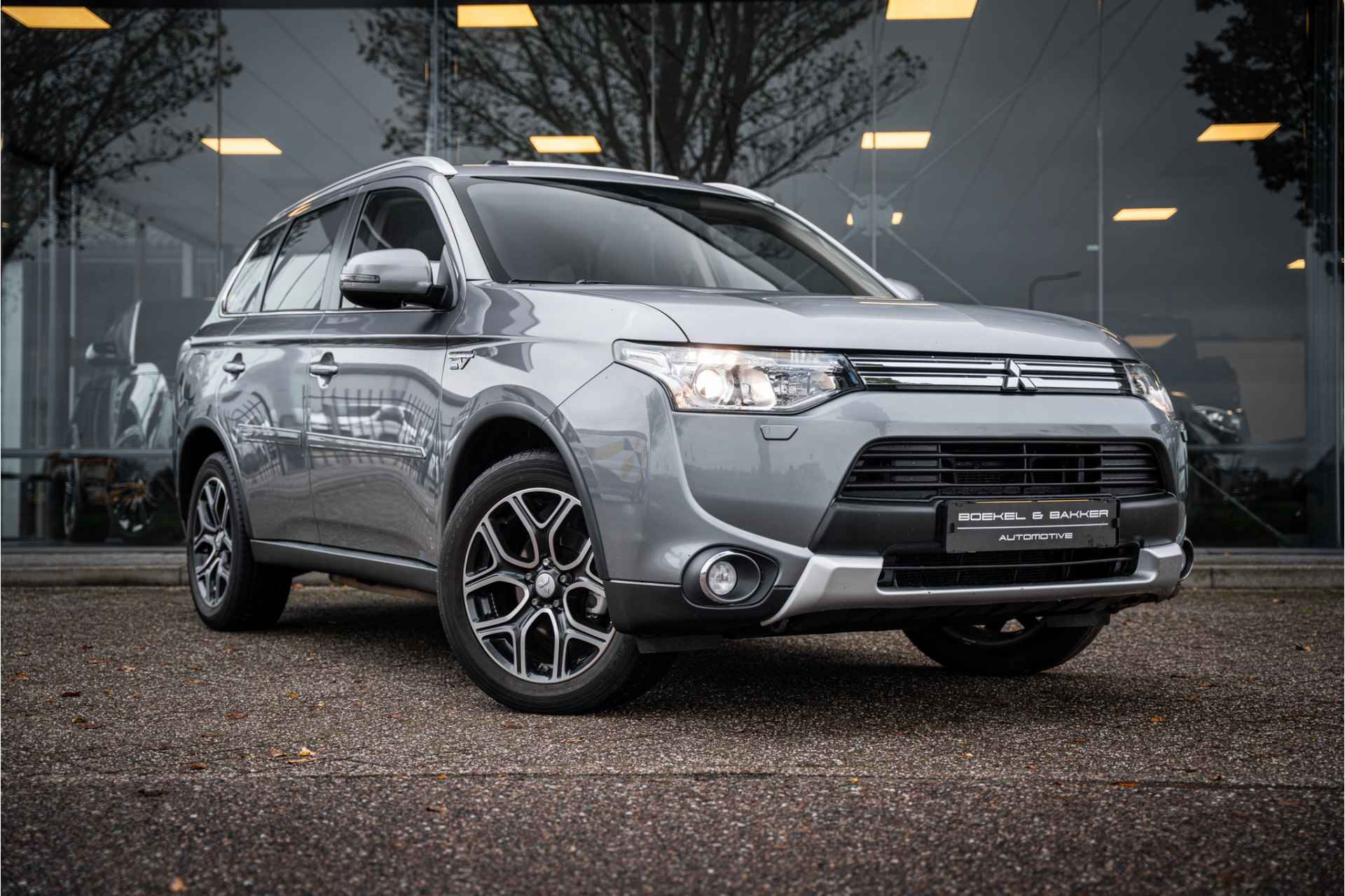 Mitsubishi Outlander 2.0 PHEV Instyle+ - Schuifdak - Rockford - Trekhaak NAP! - 7/76