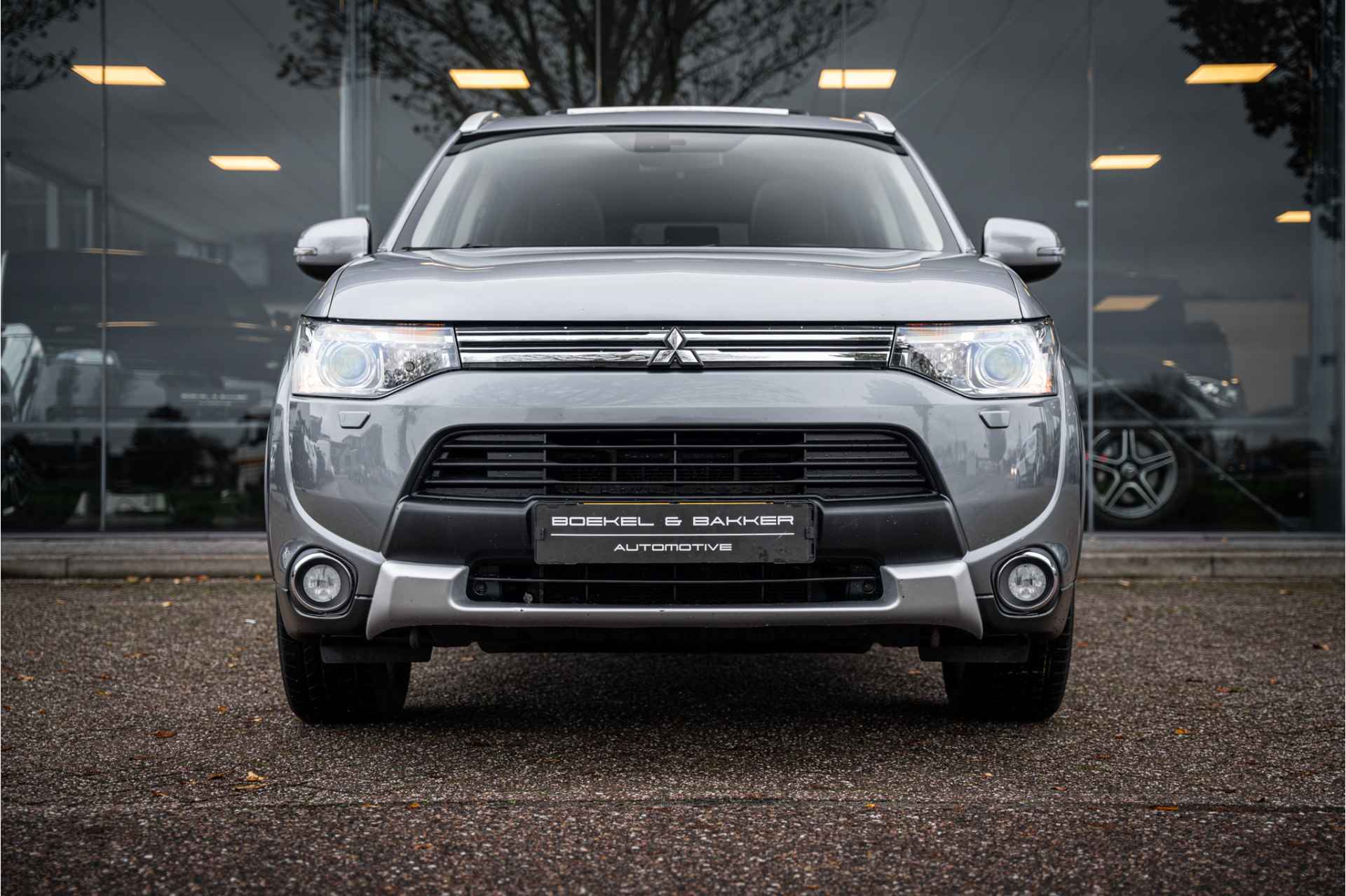 Mitsubishi Outlander 2.0 PHEV Instyle+ - Schuifdak - Rockford - Trekhaak NAP! - 11/76