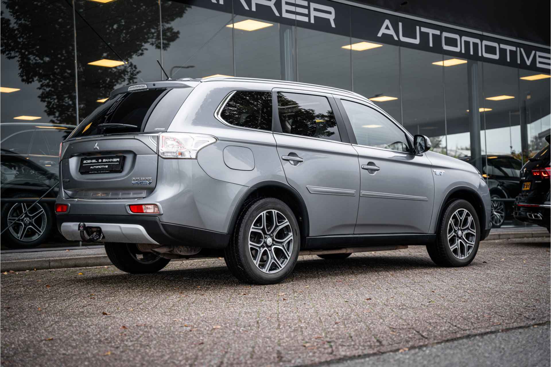 Mitsubishi Outlander 2.0 PHEV Instyle+ - Schuifdak - Rockford - Trekhaak NAP! - 32/76