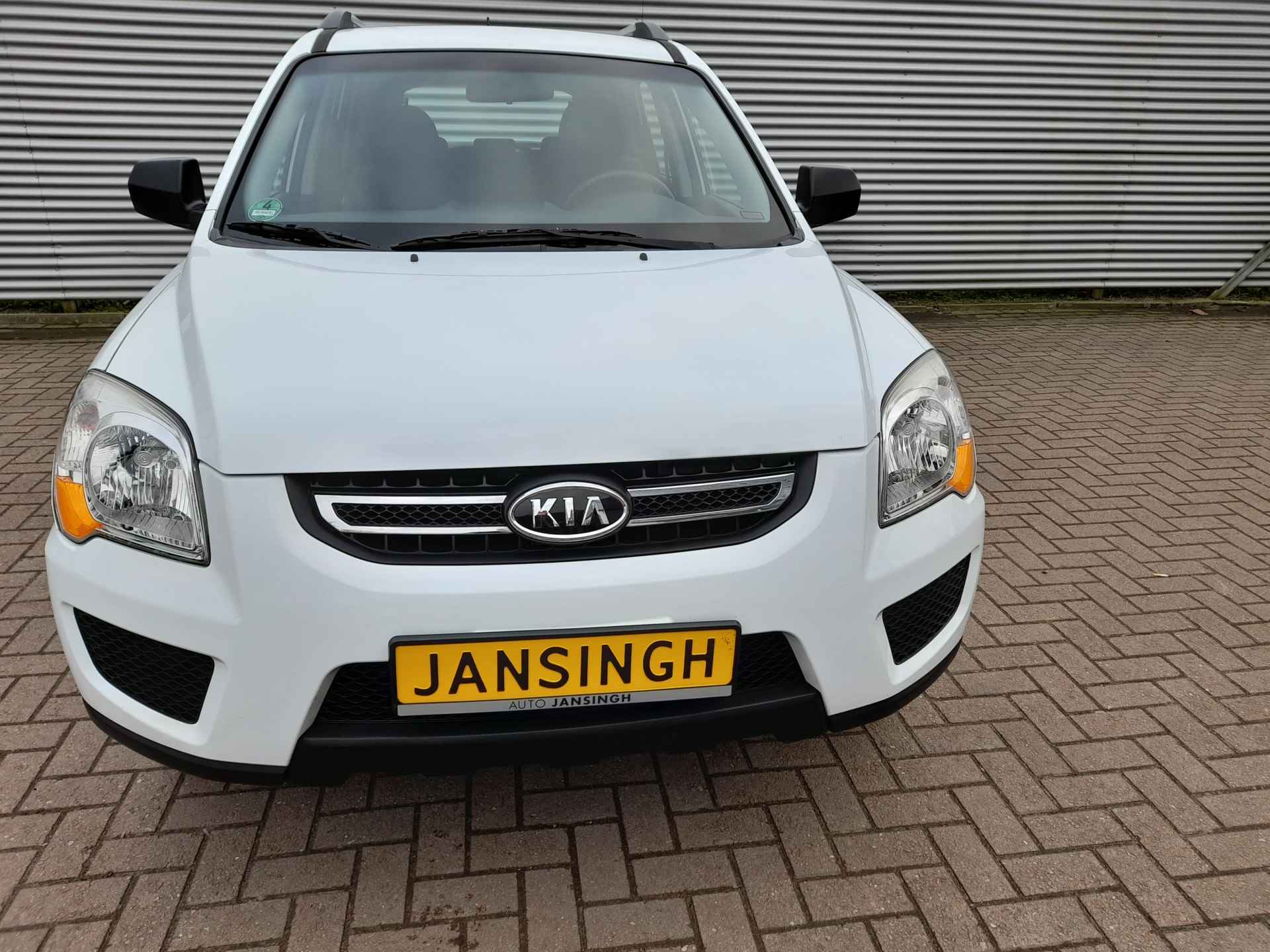 Kia Sportage 2.0 mag 1400 kg trekken! | Airco | recent 4 nw banden en nw koppeling gekregen | RIJKLAARPRIJS INCL 12 MAANDEN GARANTIE EN BEURT - 8/22