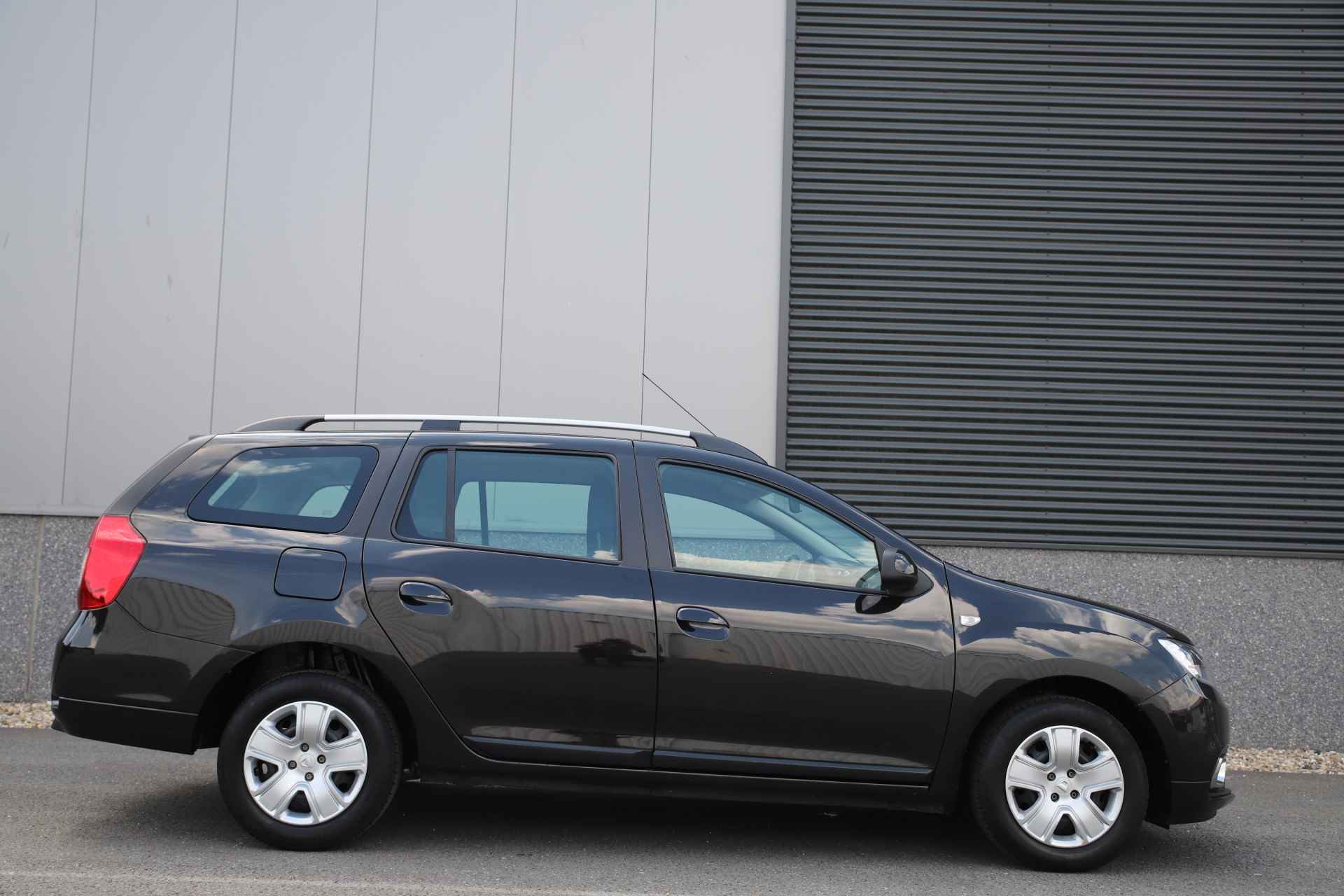 Dacia Logan MCV 0.9 TCe 90pk Laureate/Trekhaak/Cruise/€39 per mnd/Camera - 27/32