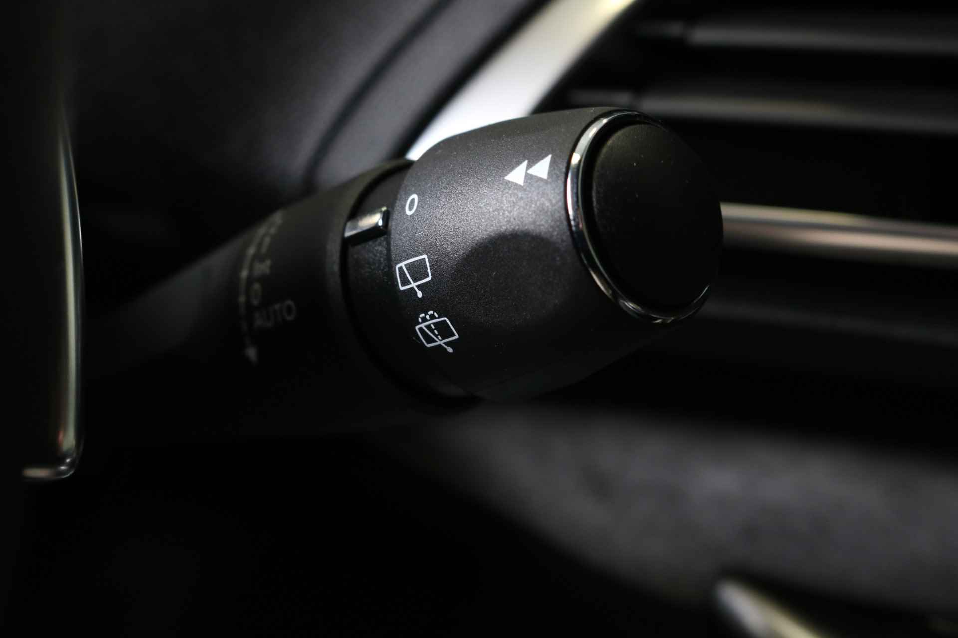 Peugeot 5008 1.2 PureTech GT 130pk Automaat Black Pack | Full-led | Pack Drive assist | Panoramadak | Verwarmde voorstoelen | LMV 19"| - 29/57