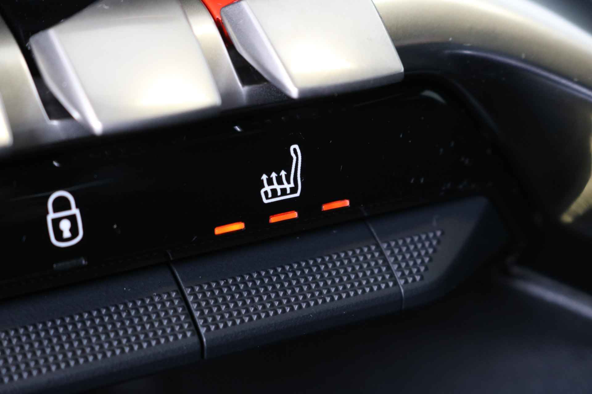 Peugeot 5008 1.2 PureTech GT 130pk Automaat Black Pack | Full-led | Pack Drive assist | Panoramadak | Verwarmde voorstoelen | LMV 19"| - 42/57