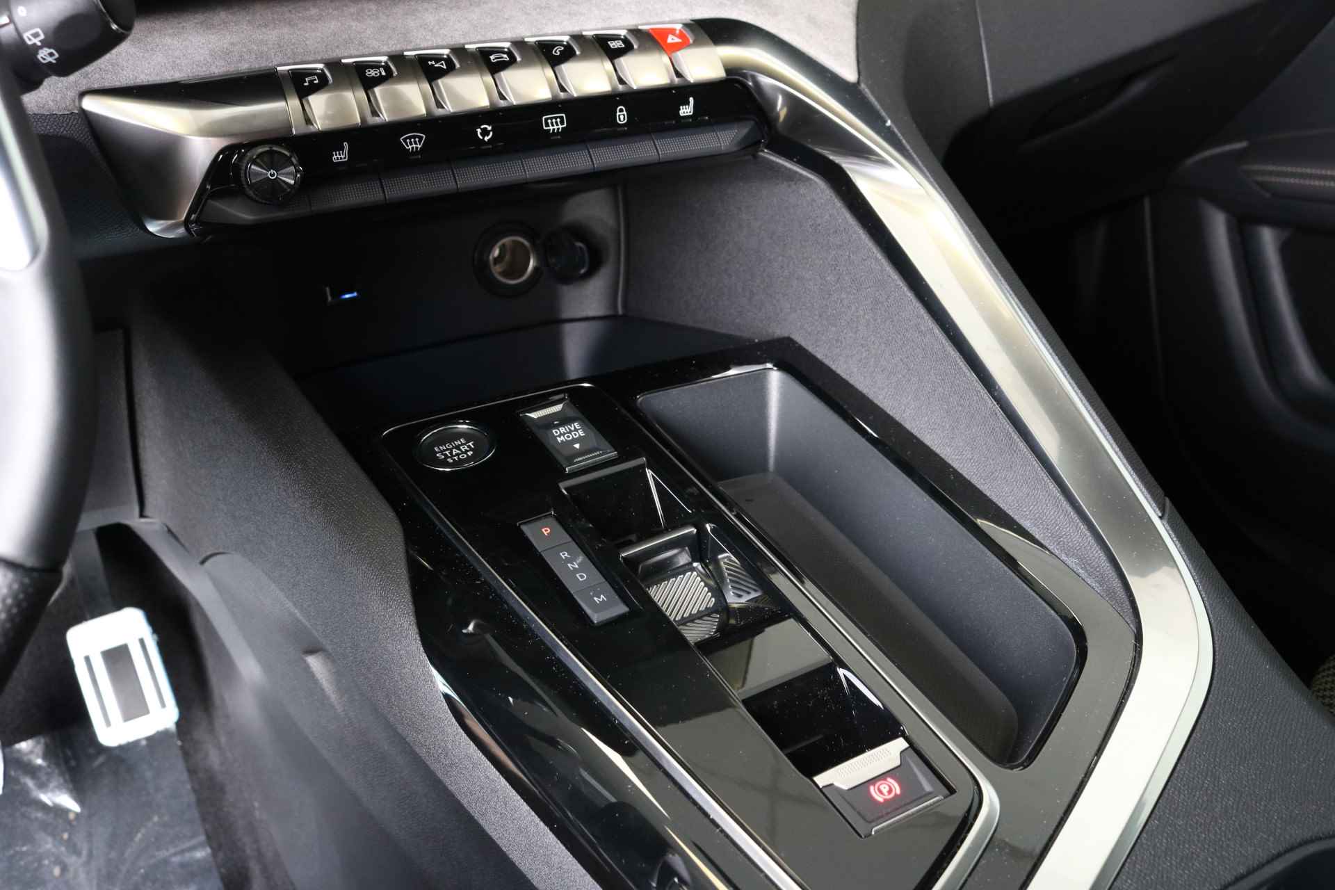 Peugeot 5008 1.2 PureTech GT 130pk Automaat Black Pack | Full-led | Pack Drive assist | Panoramadak | Verwarmde voorstoelen | LMV 19"| - 46/57