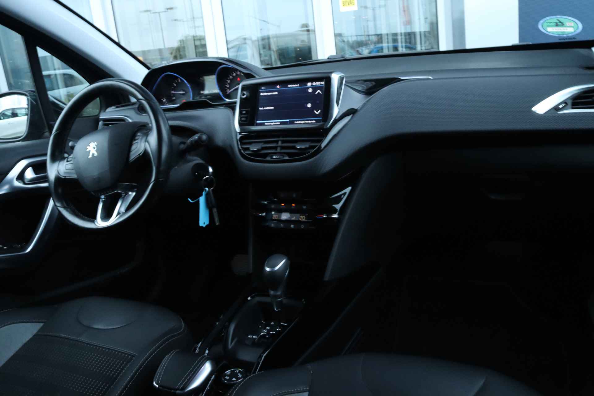 Peugeot 2008 1.2 Turbo Allure | Automaat | Camera | Cruise Control | Navi | Climate | PDC | All Grip Control - 3/28