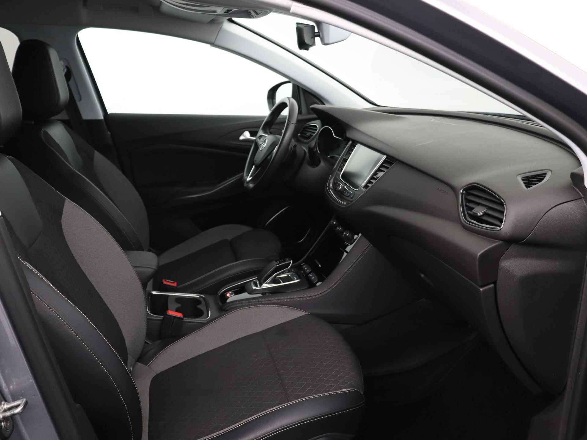 Opel Grandland X 1.6 Turbo Hybrid Business Elegance |  Navigatie | Camera | 19'' Lichtmetalen velgen - 3/27