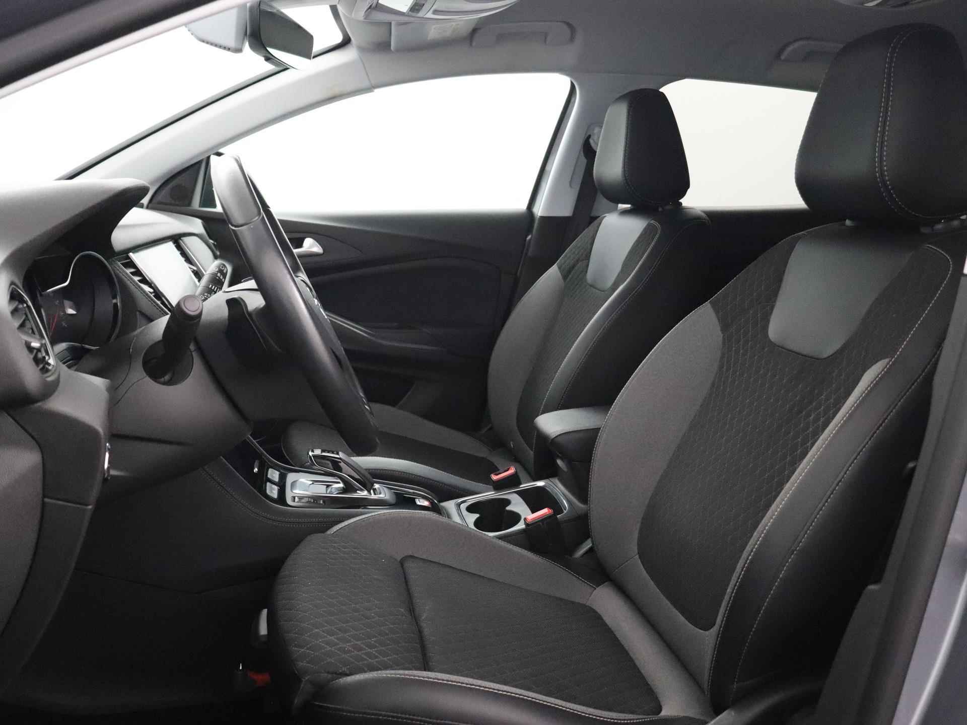Opel Grandland X 1.6 Turbo Hybrid Business Elegance |  Navigatie | Camera | 19'' Lichtmetalen velgen - 18/27
