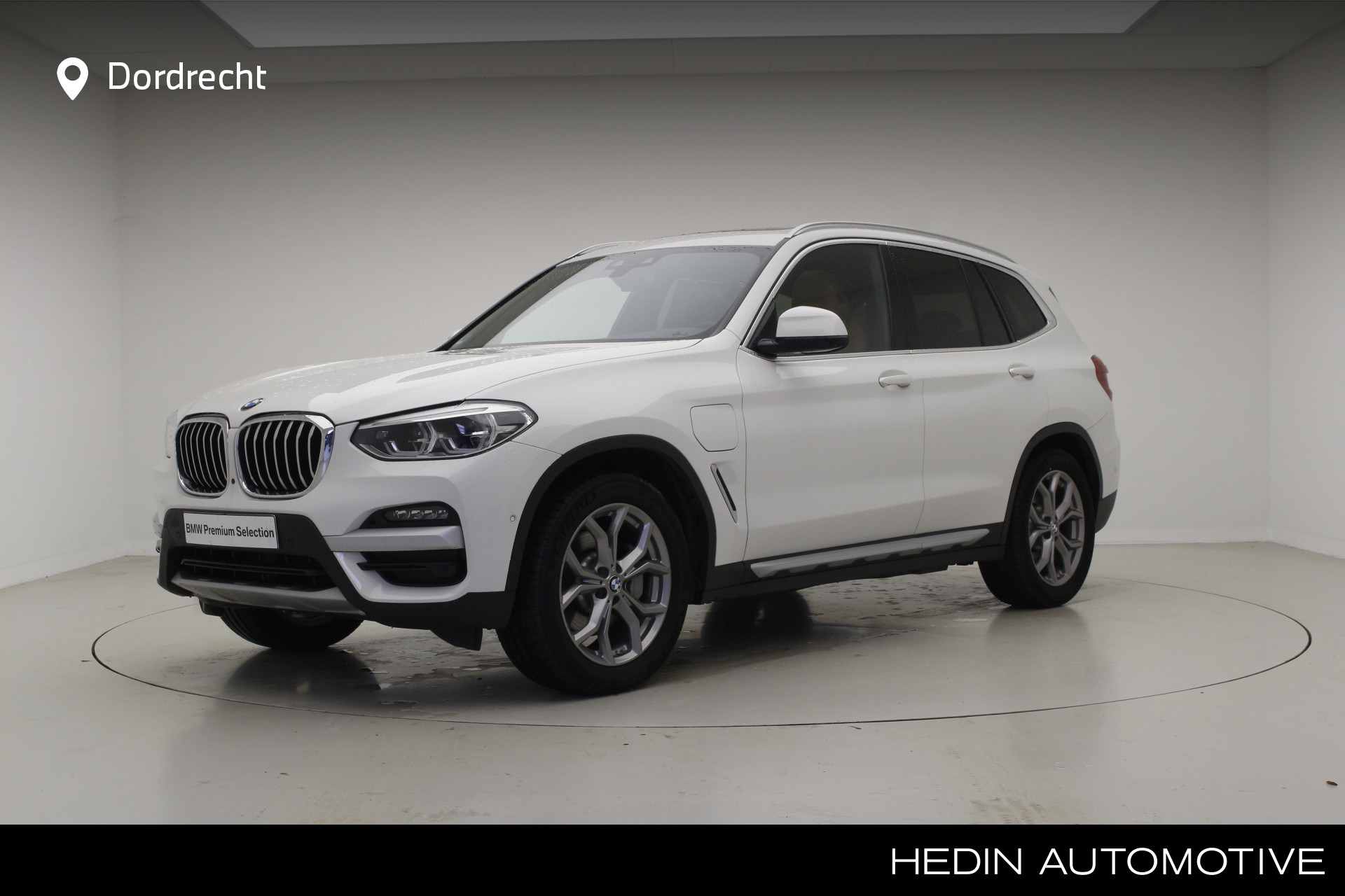 BMW X3 xDrive30e xLine | Panorama | Leder | Trekhaak | Elek. verst. stoelen met Memory