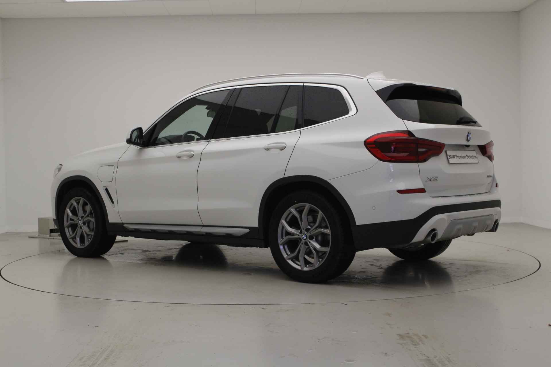 BMW X3 xDrive30e xLine | Panorama | Leder | Trekhaak | Elek. verst. stoelen met Memory - 7/42