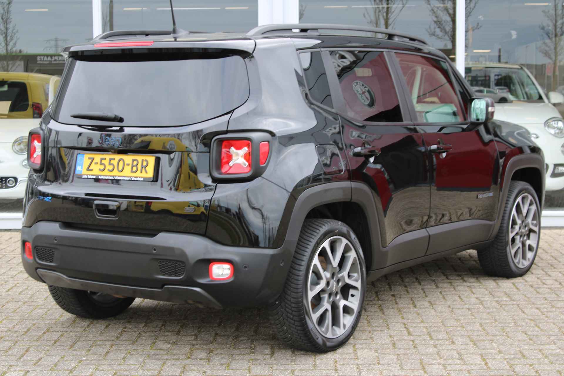 Jeep Renegade 4xe 240 Plug-in Hybrid Electric S │19'' velgen│Clima│Cruise│Camera│CarPlay | Parking Pack | Winter Pack - 4/33