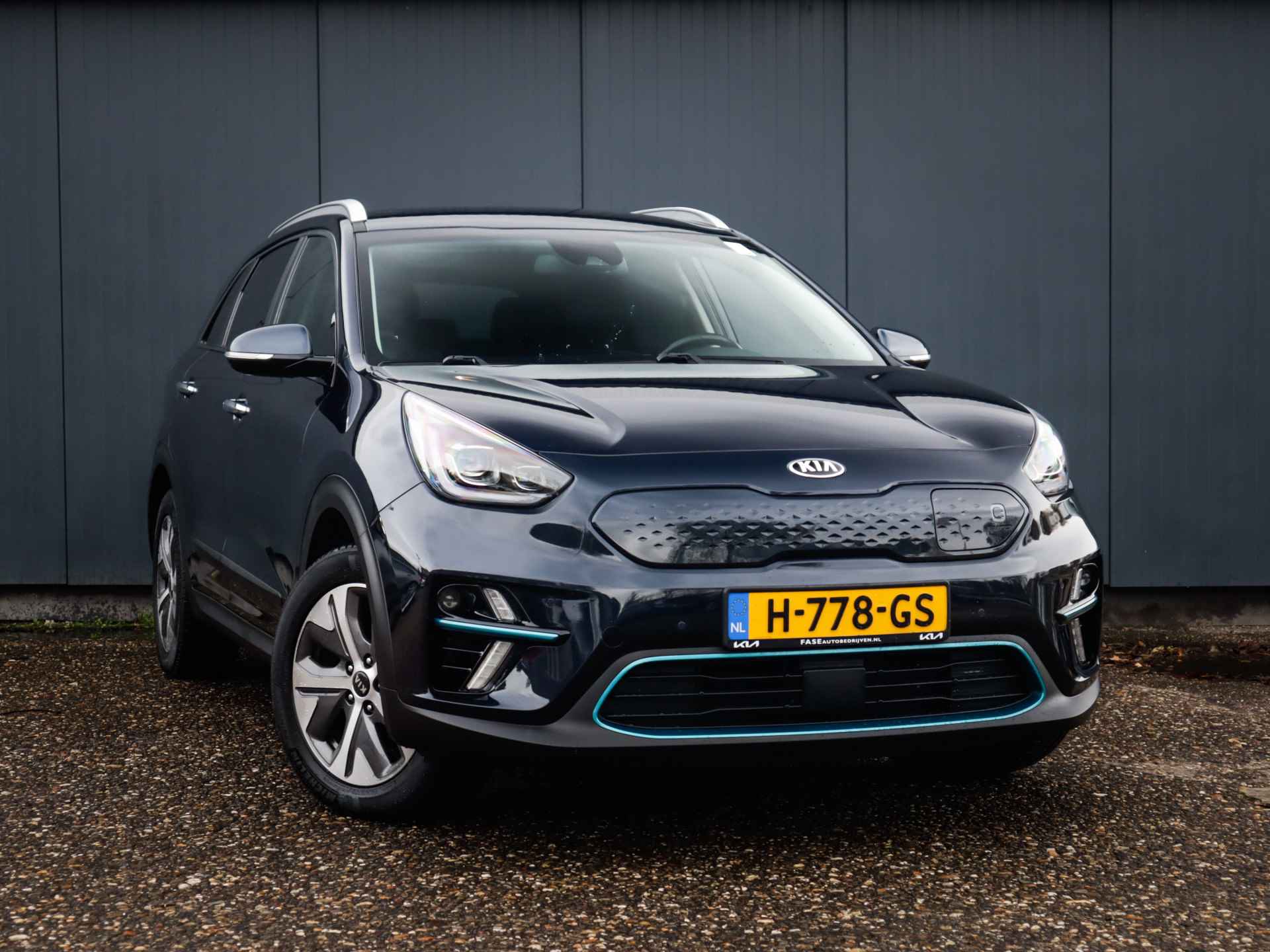 Kia e-Niro ExecutiveLine 64 kWh (204 PK) 1e-EIg, Kia-Dealer-Onderh, 12-Mnd-BOVAG, NL-Auto, Leer, Navigatie/Apple-Carplay/Android-Auto, Adaptive-Cruisecontrol, Keyless-Entry/Start, Achteruitrijcamera, Stoelverwarming-V+A, Parkeersens Premium-Audio, DAB, Gevent.-Voorstoelen, Stuurverwarming, Licht-Zicht-Pakket, Lm-Velgen-17Inch, Privacy-Glas - 39/44