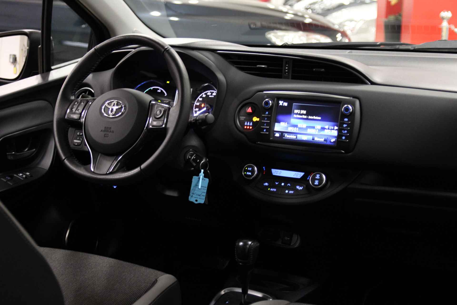 Toyota Yaris 1.5 Hybrid Y20 Edition - 8/35