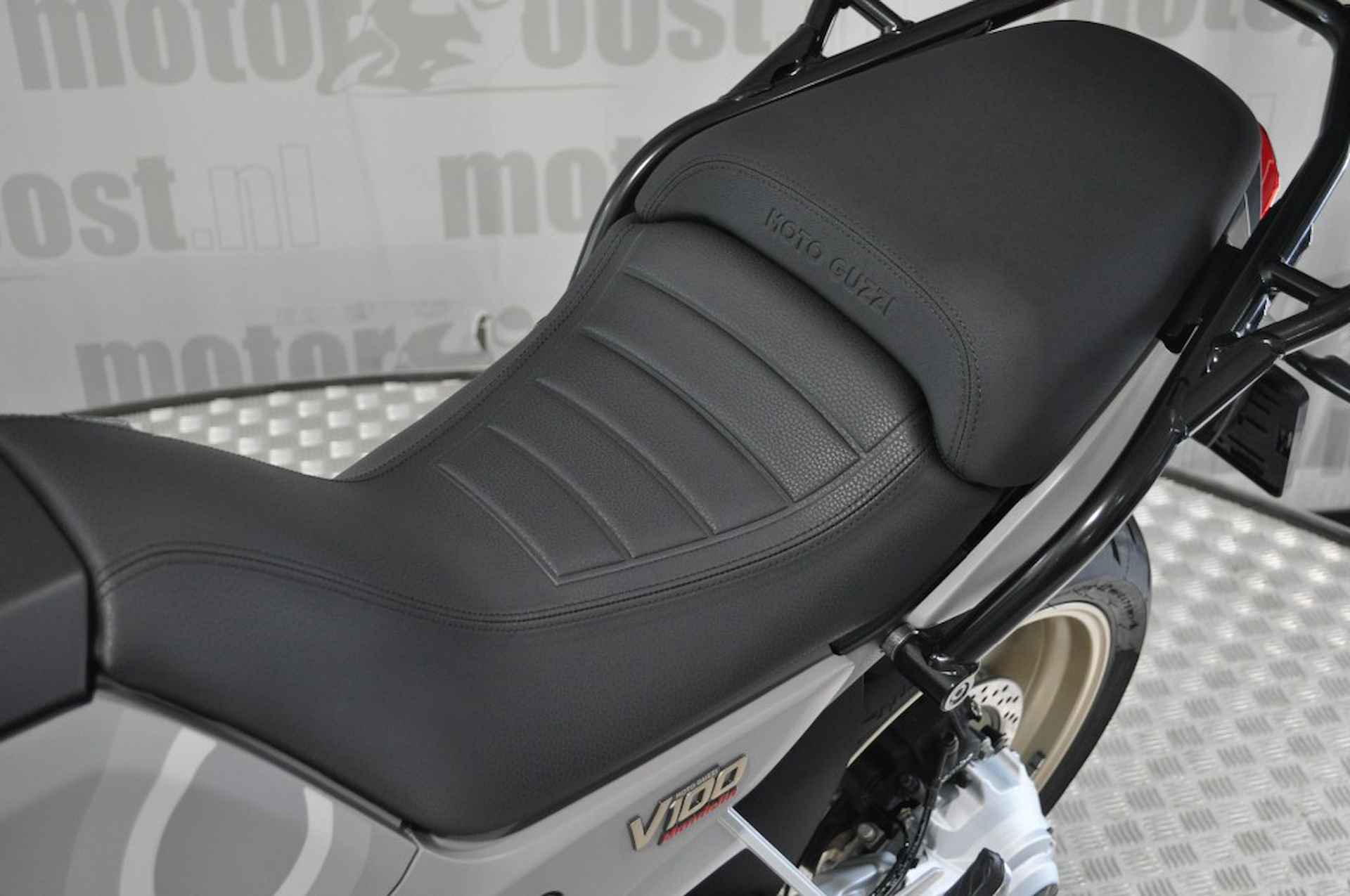 MOTO GUZZI V 100 Mandello MARINA    AVIAZONE NAVALE - 14/21