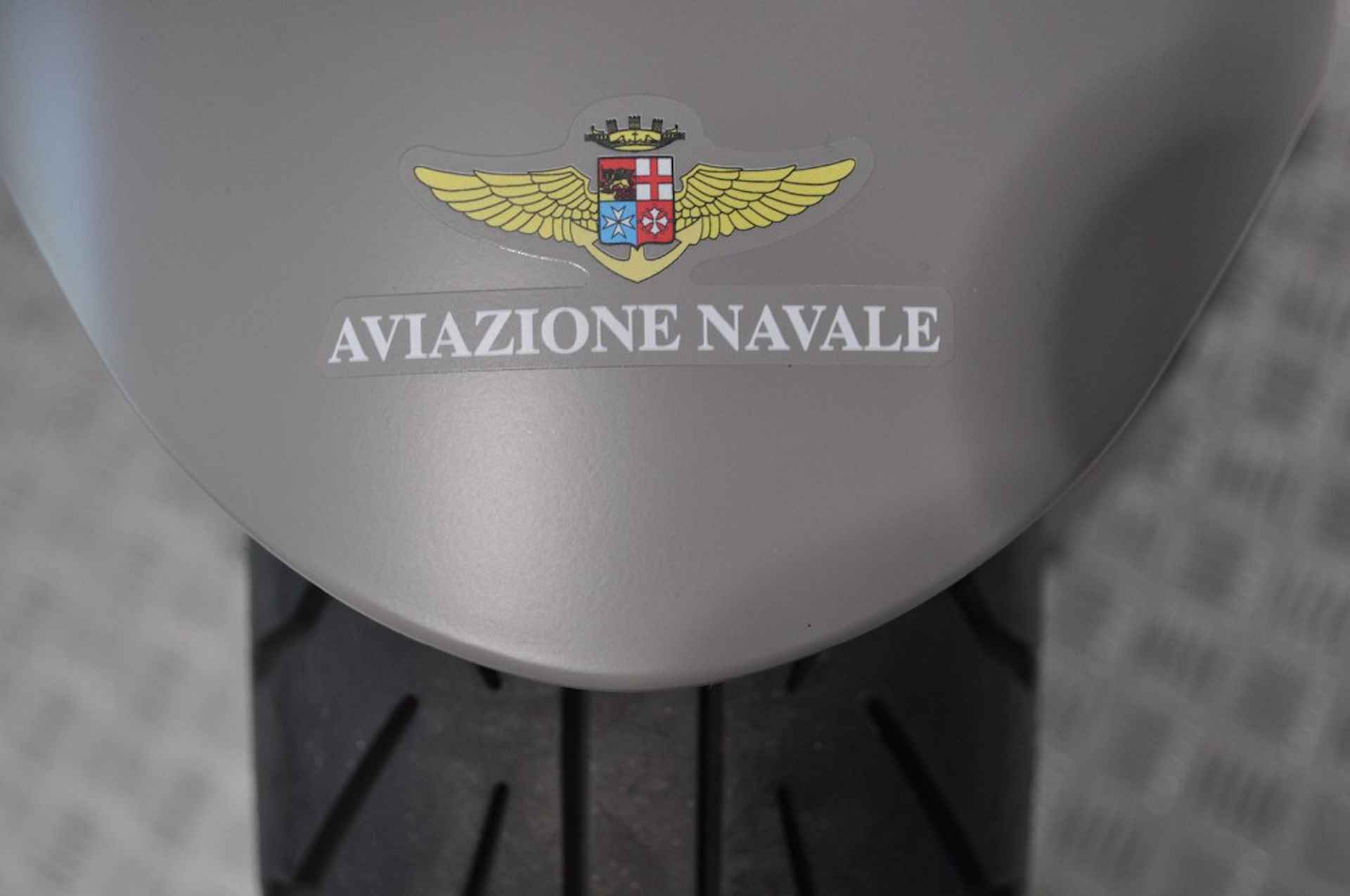 MOTO GUZZI V 100 Mandello MARINA    AVIAZONE NAVALE - 20/21