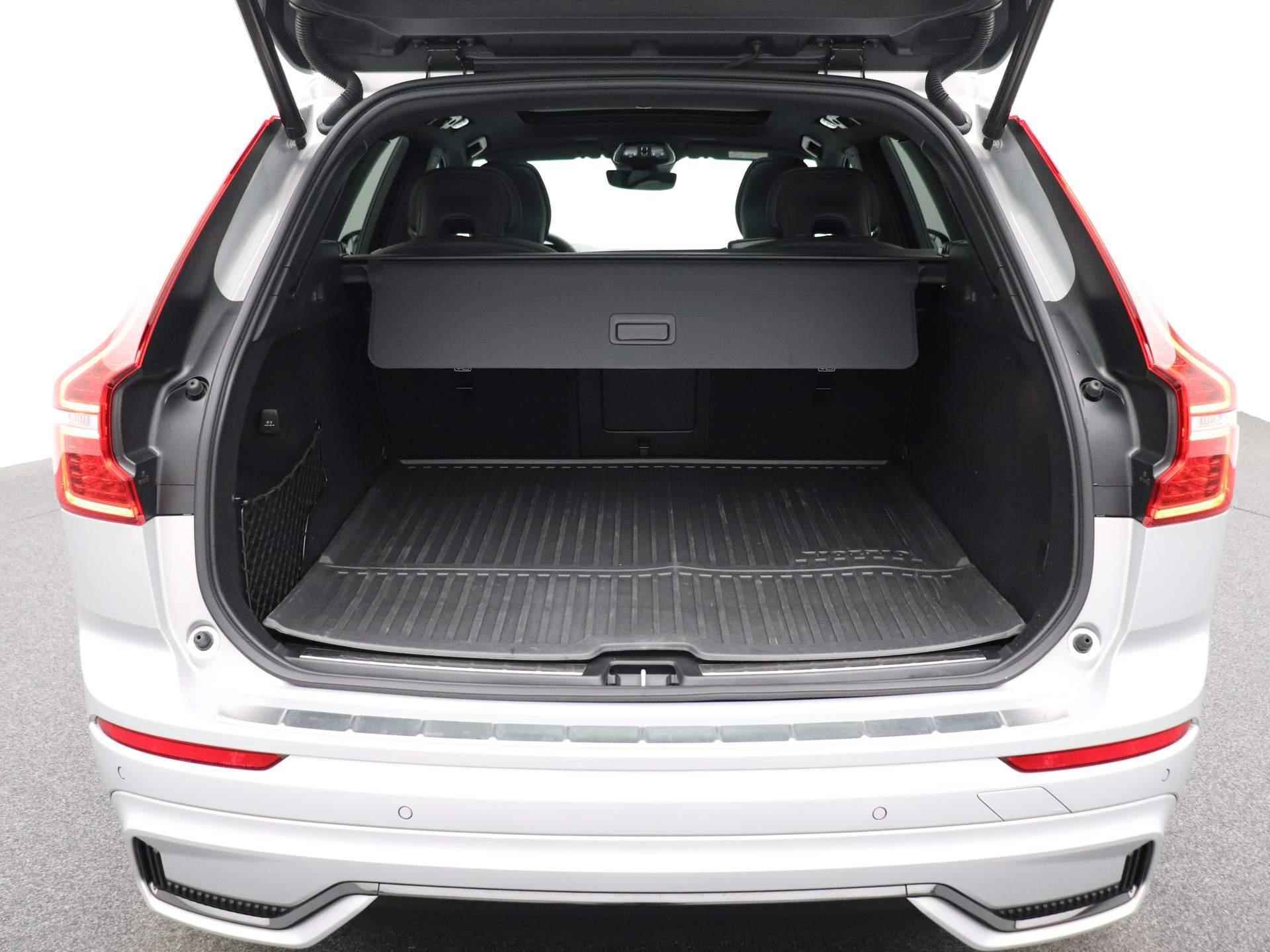 Volvo XC60 2.0 B4 Ultimate | Automaat | Harman Kardon | Stoel/Stuur verwarming | Panorama dak | Afn. Trekhaak | Leder | Navigatie | Virtual cockpit | Climate control | Camera | Schuifdak | Parkeer sensoren | LMV | LED | Lage km stand - 14/46