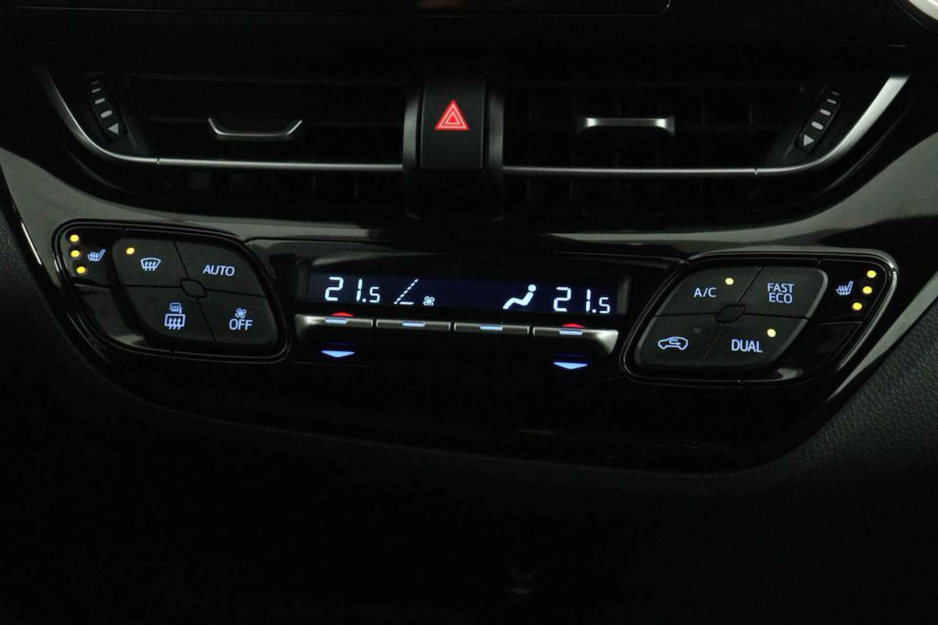 Toyota C-HR 1.8 Hybrid Style | Navigatie systeem | JBL audio | Stoelverwarming | - 7/50