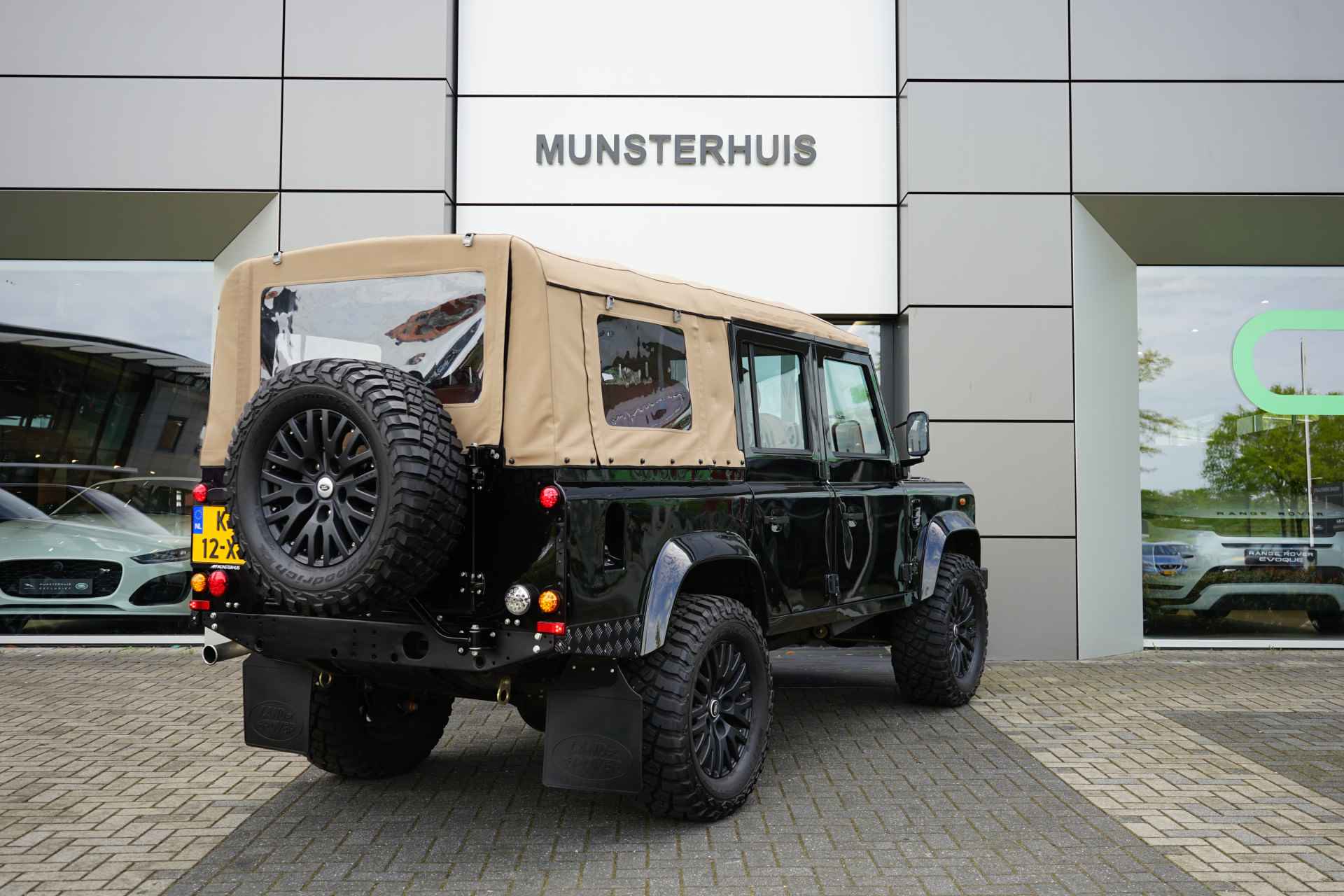 Land Rover Defender 2.4 TD 110 SW Convertible Brand New - River House Rebuild, Butterscotch Leather, BF Goodridge Tyres - 2/26