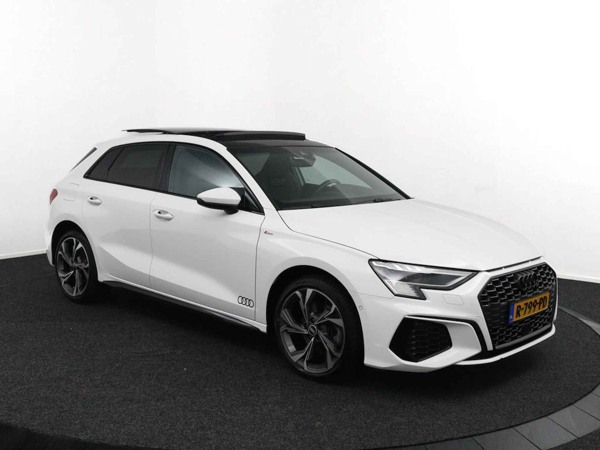 Audi A3 Sportback 45 TFSI e S edition Competition |All in prijs + BOVAG Garantie | - 14/48