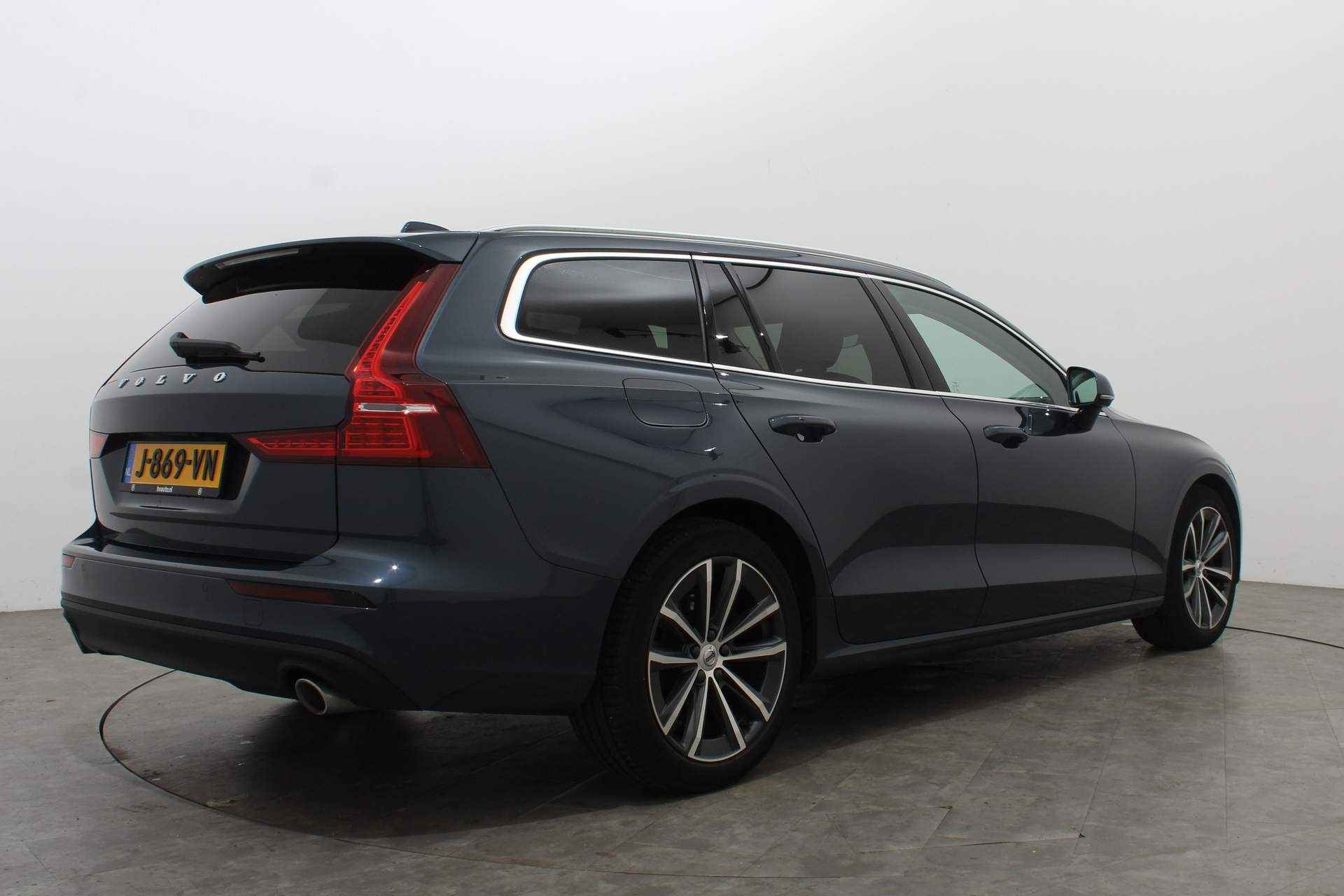 Volvo V60 2.0 B3 163PK BUSINESS PRO AUT8 | Leer | Comfortstoelen | Park Assist | 18 inch - 16/48