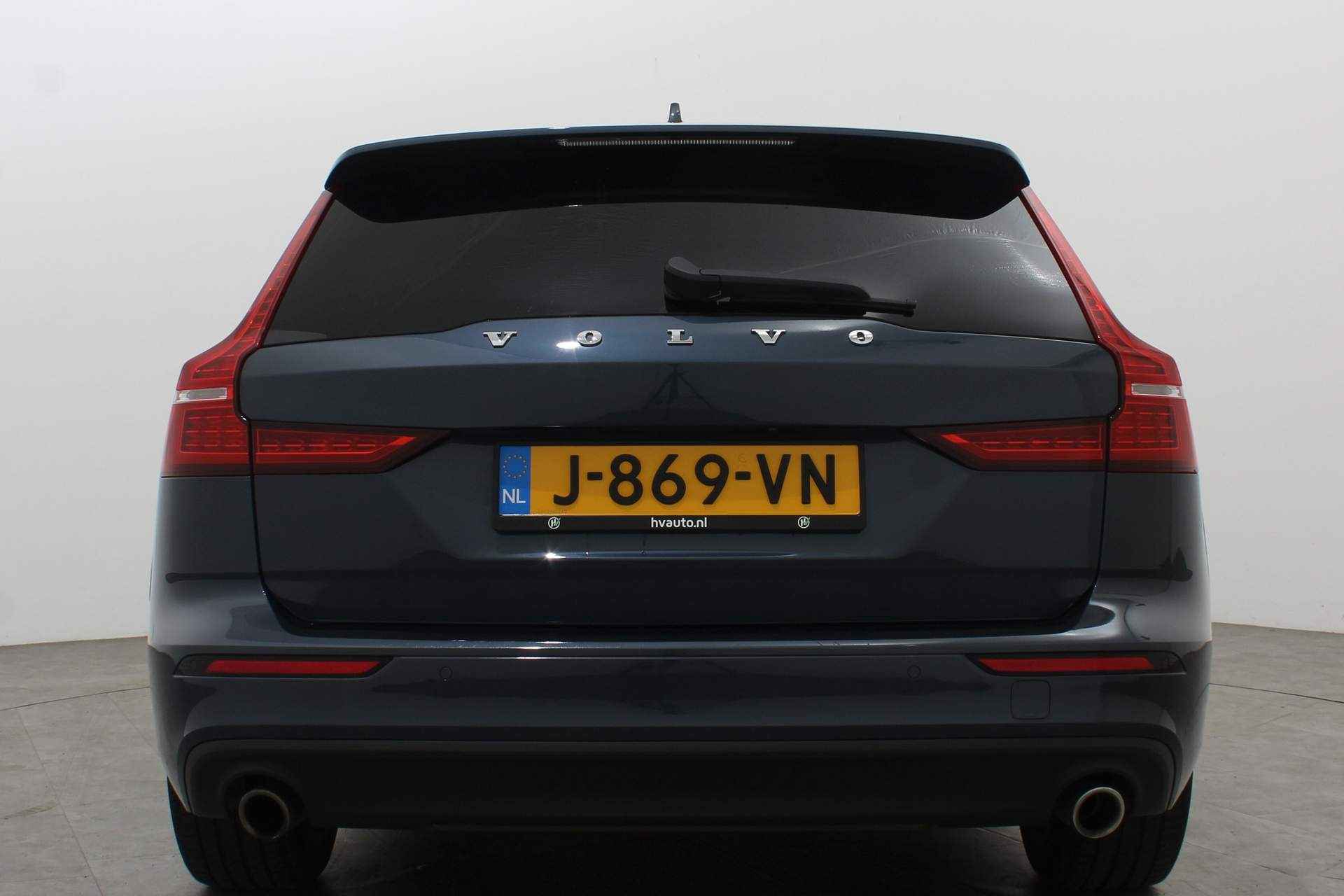 Volvo V60 2.0 B3 163PK BUSINESS PRO AUT8 | Leer | Comfortstoelen | Park Assist | 18 inch - 22/48