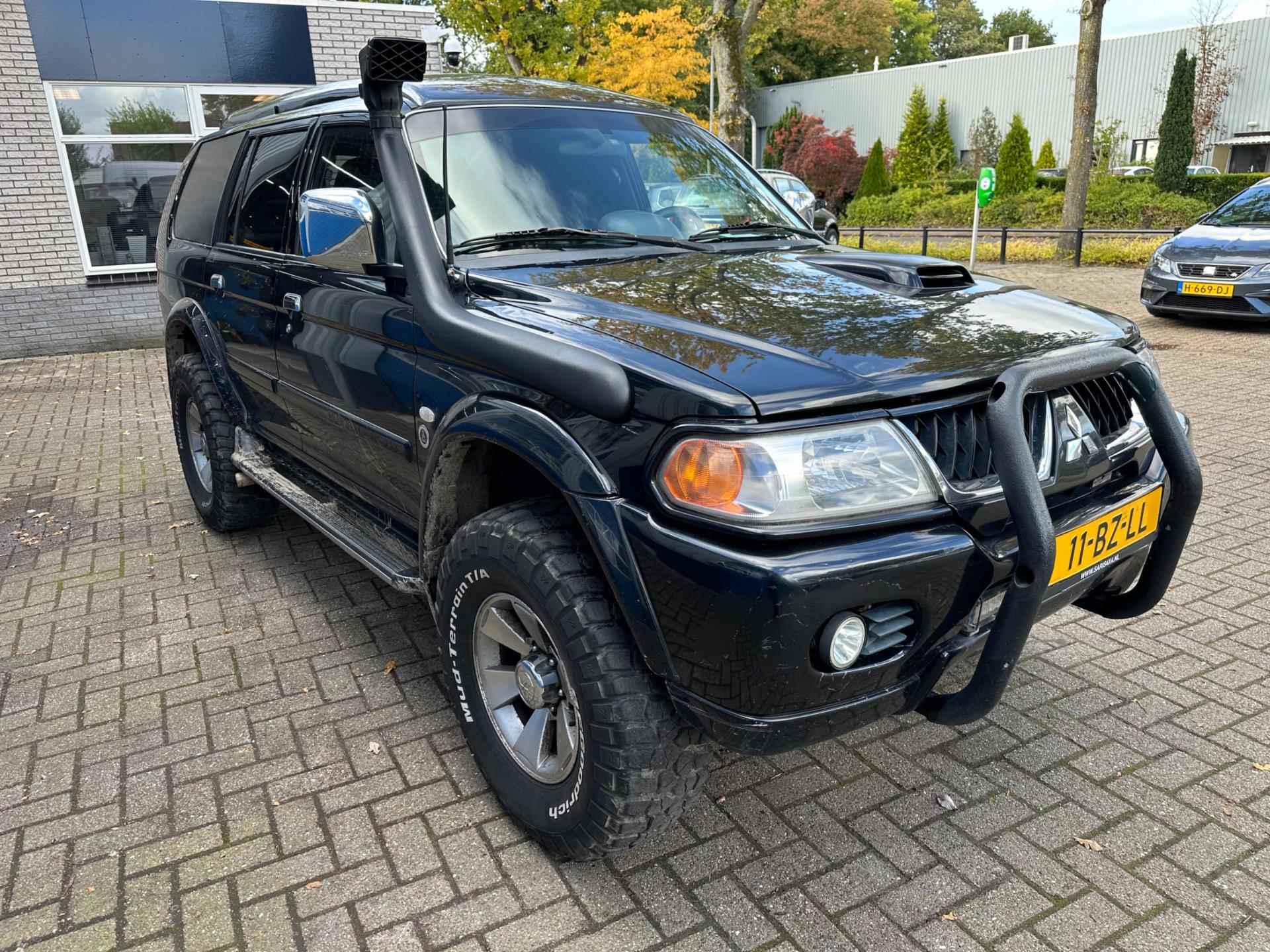 Mitsubishi Pajero Sport 2.5 TDI Intense HR trekhaak lees tekst!!!!!! - 6/29