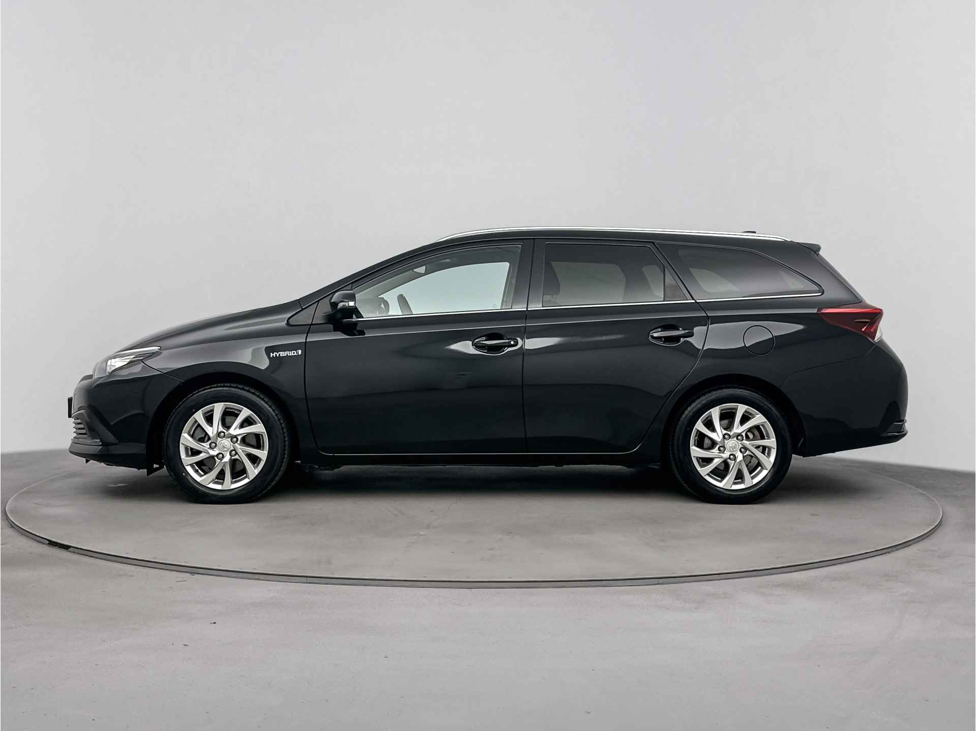 Toyota Auris Touring Sports 1.8 Hybrid Trend | Panoramadak | Navigatie | - 4/41