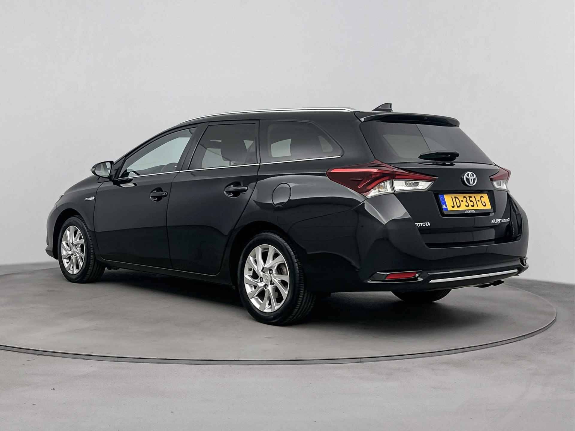 Toyota Auris Touring Sports 1.8 Hybrid Trend | Panoramadak | Navigatie | - 15/41