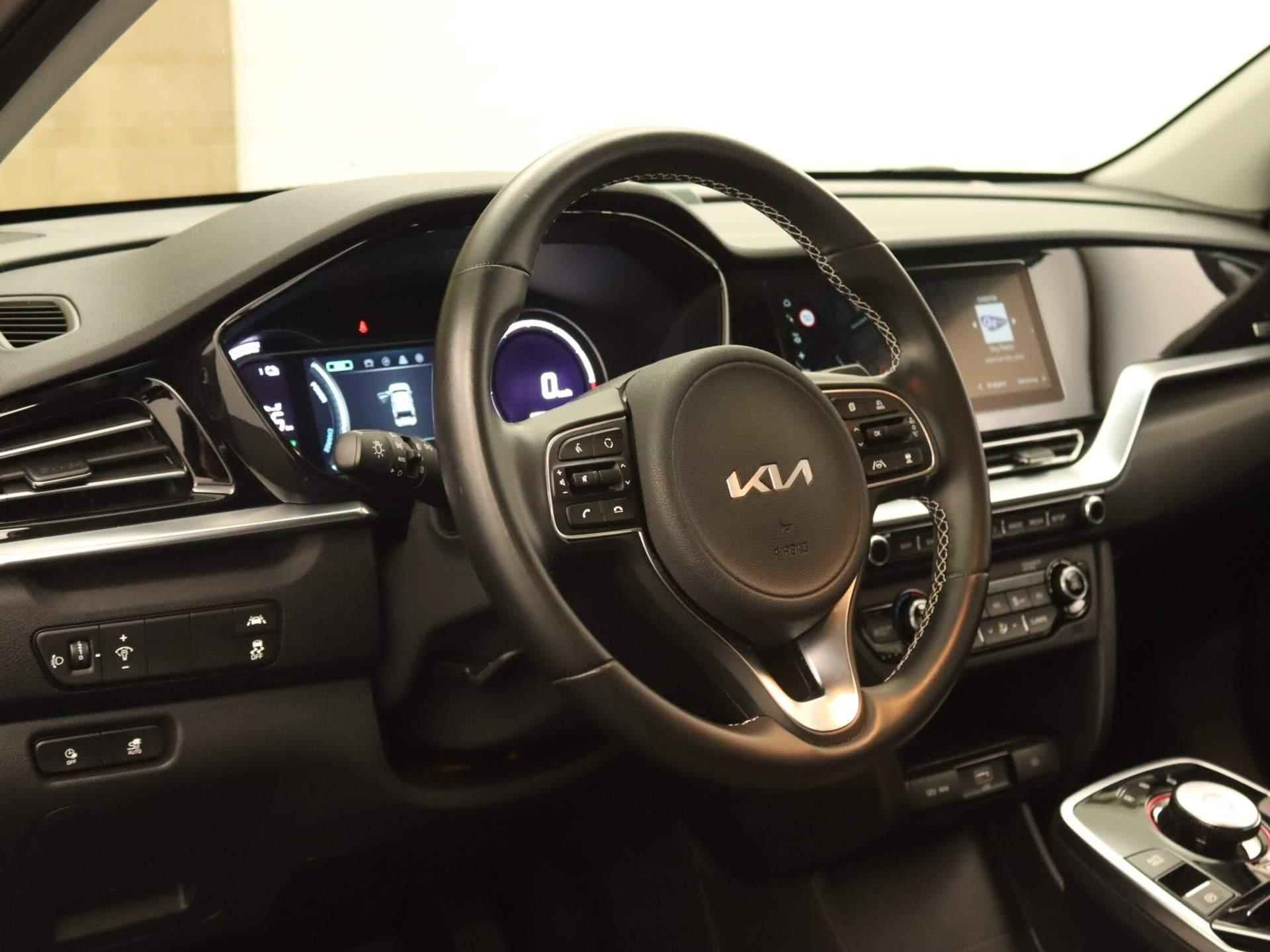 Kia e-Niro DynamicLine 64 kWh - ORIGINEEL NEDERLANDSE AUTO - AFNEEMBARE TREKHAAK - TREKGEWICHT 300 KG- NAVIGATIE - APPLE CARPLY/ANDROID AUTO - CLIMATE CONTROL - ACHTERUITRIJCAMERA - ADAPTIEVE CRUISE CONTROL - 19/44