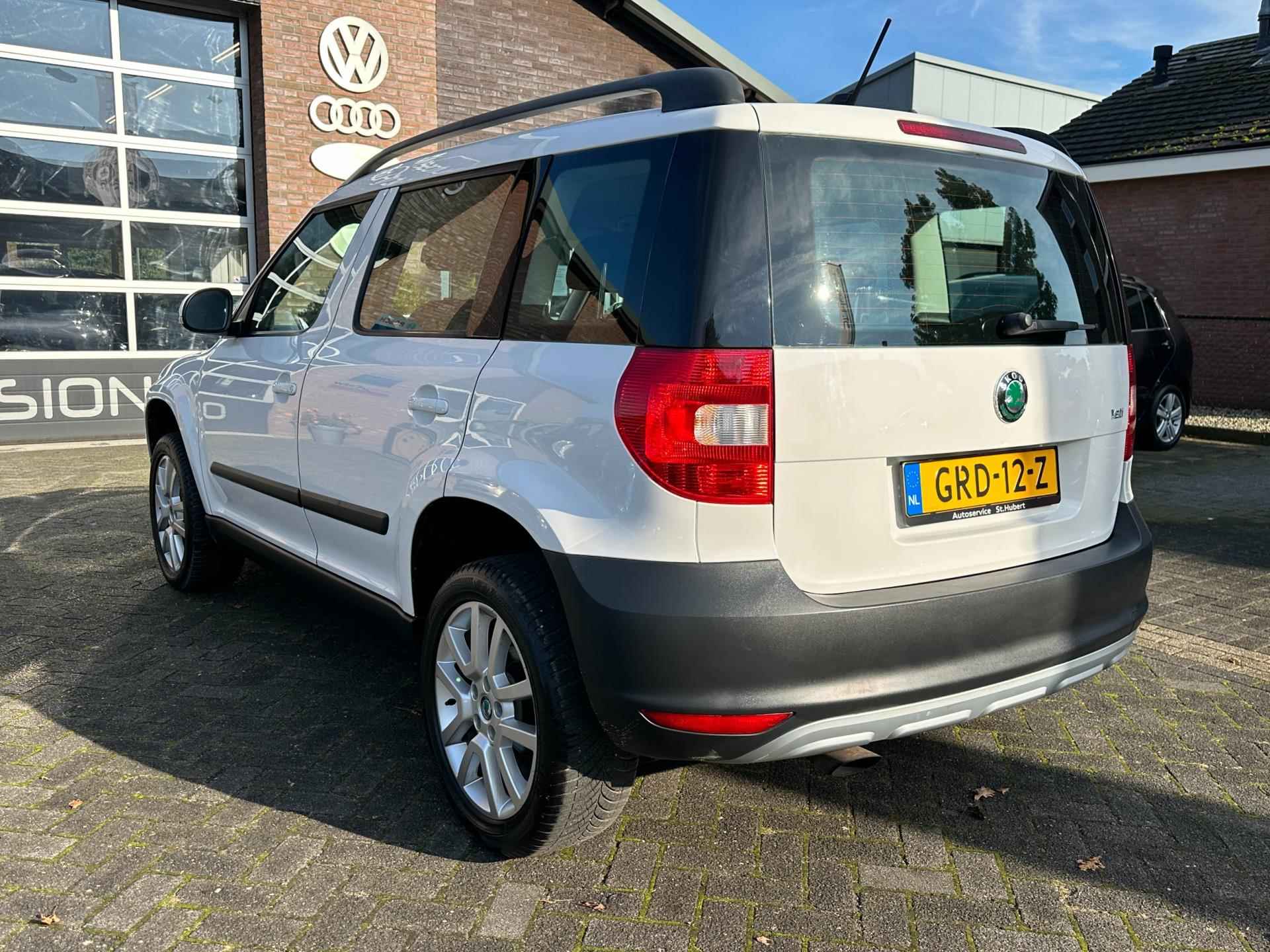 Skoda YETI 1.2 TSI Active - 8/27