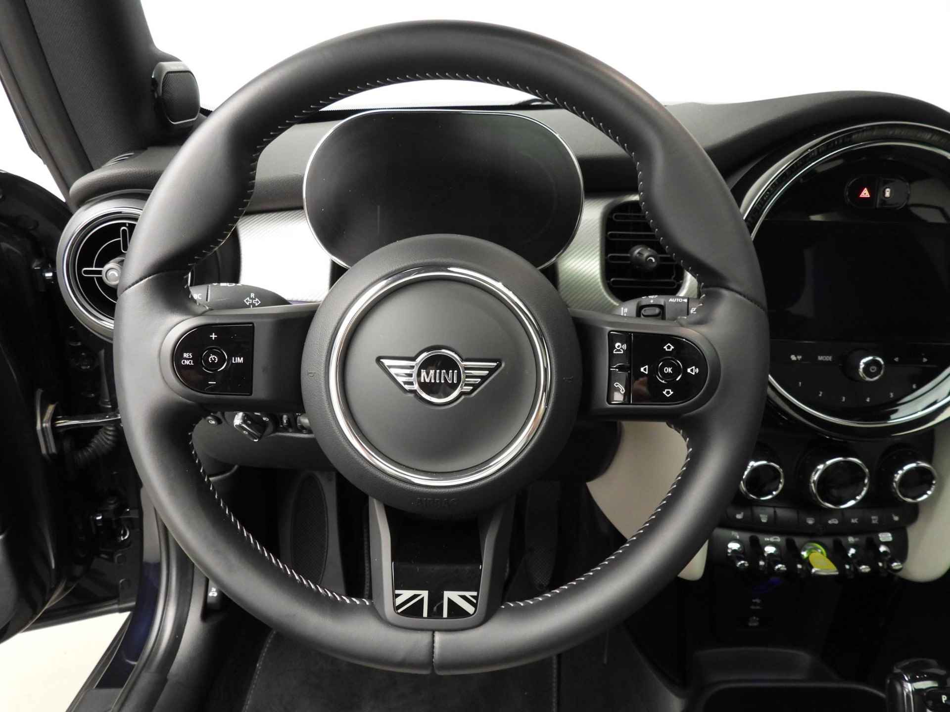 MINI Electric Cooper SE Panoramadak / Camera / Leder / Harman-kardon / Park assist / LED / Alu wielen 17 inch - 10/38