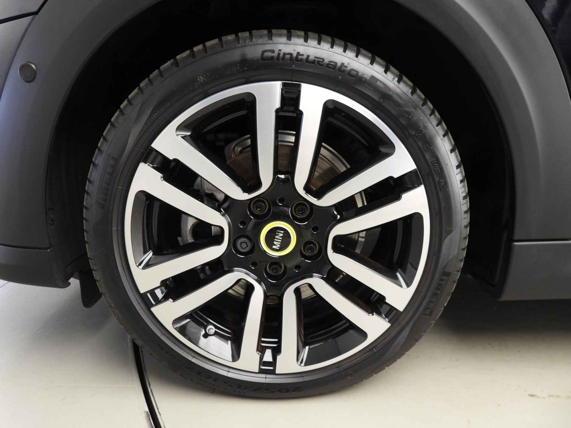 MINI Electric Cooper SE Panoramadak / Camera / Leder / Harman-kardon / Park assist / LED / Alu wielen 17 inch - 26/38