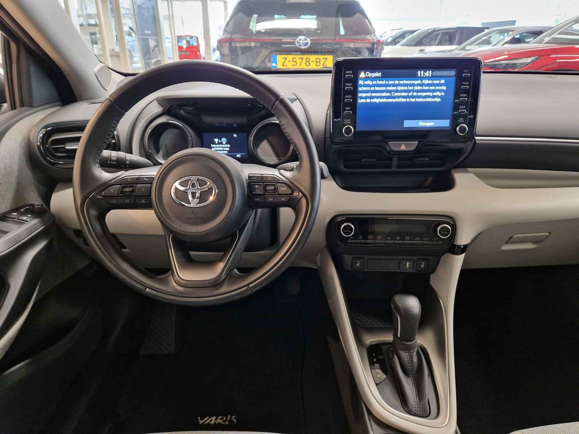 Toyota Yaris 1.5 Hybrid Apple/Android, Stoelverwarming, 17inch velgen , All-in Rijklaarprijs - 13/26