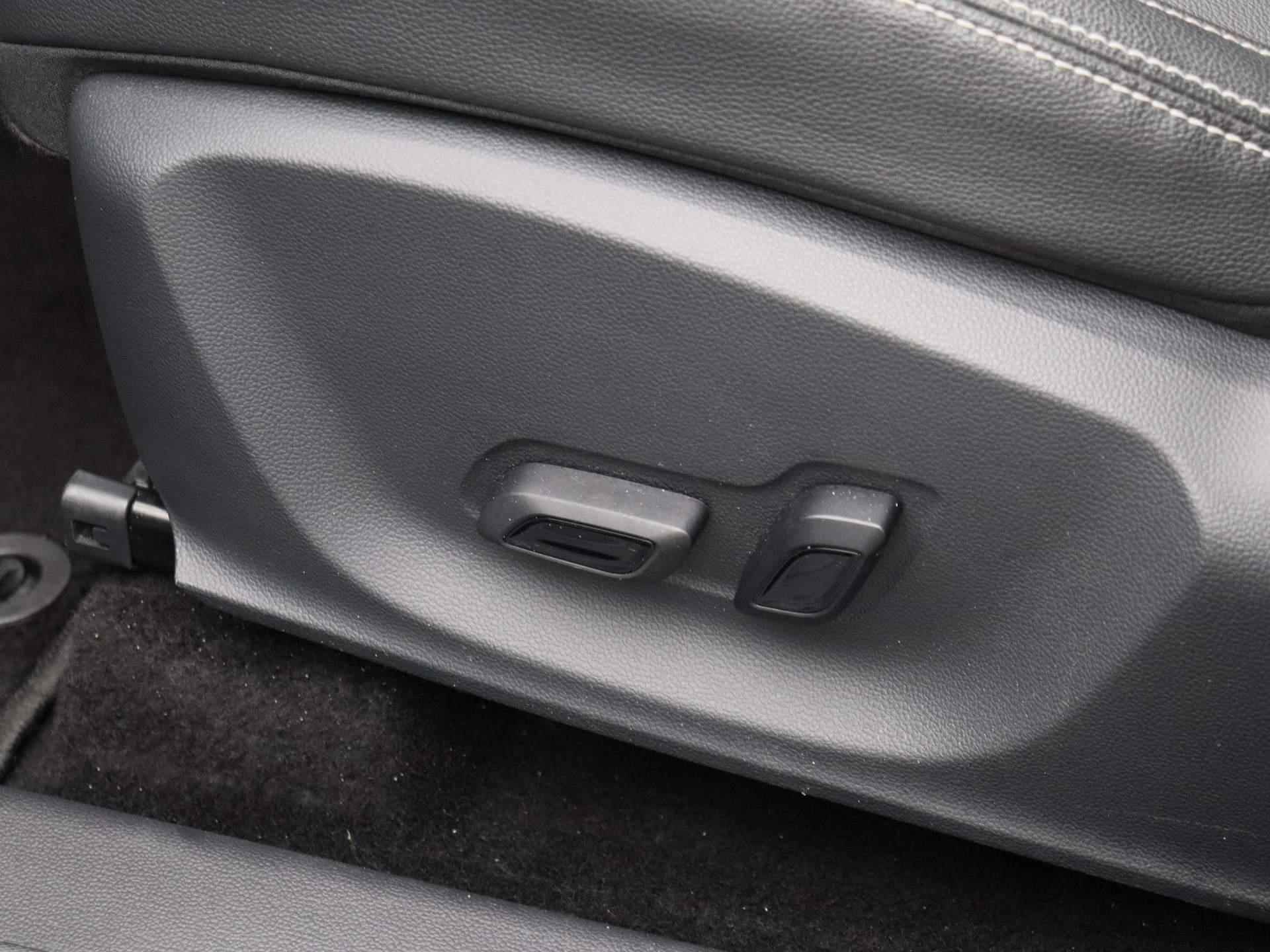 MG ZS EV Luxury | Panoramadak | Leder | Navi | Camera | Apple CarPlay | - 30/38