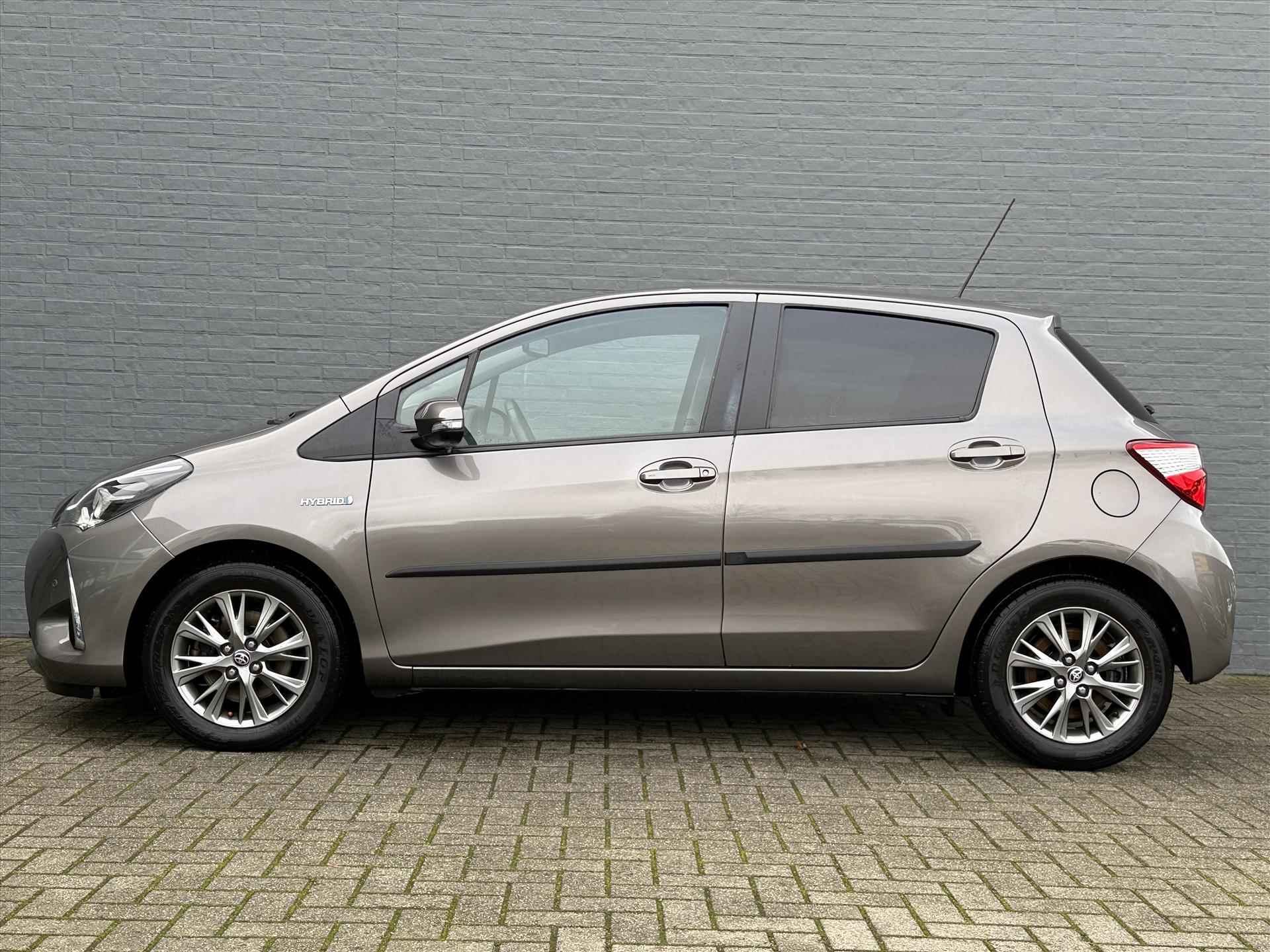 TOYOTA Yaris 1.5 Hybrid 100pk 5D CVT Dynamic | Navigatie | LMV - 2/32