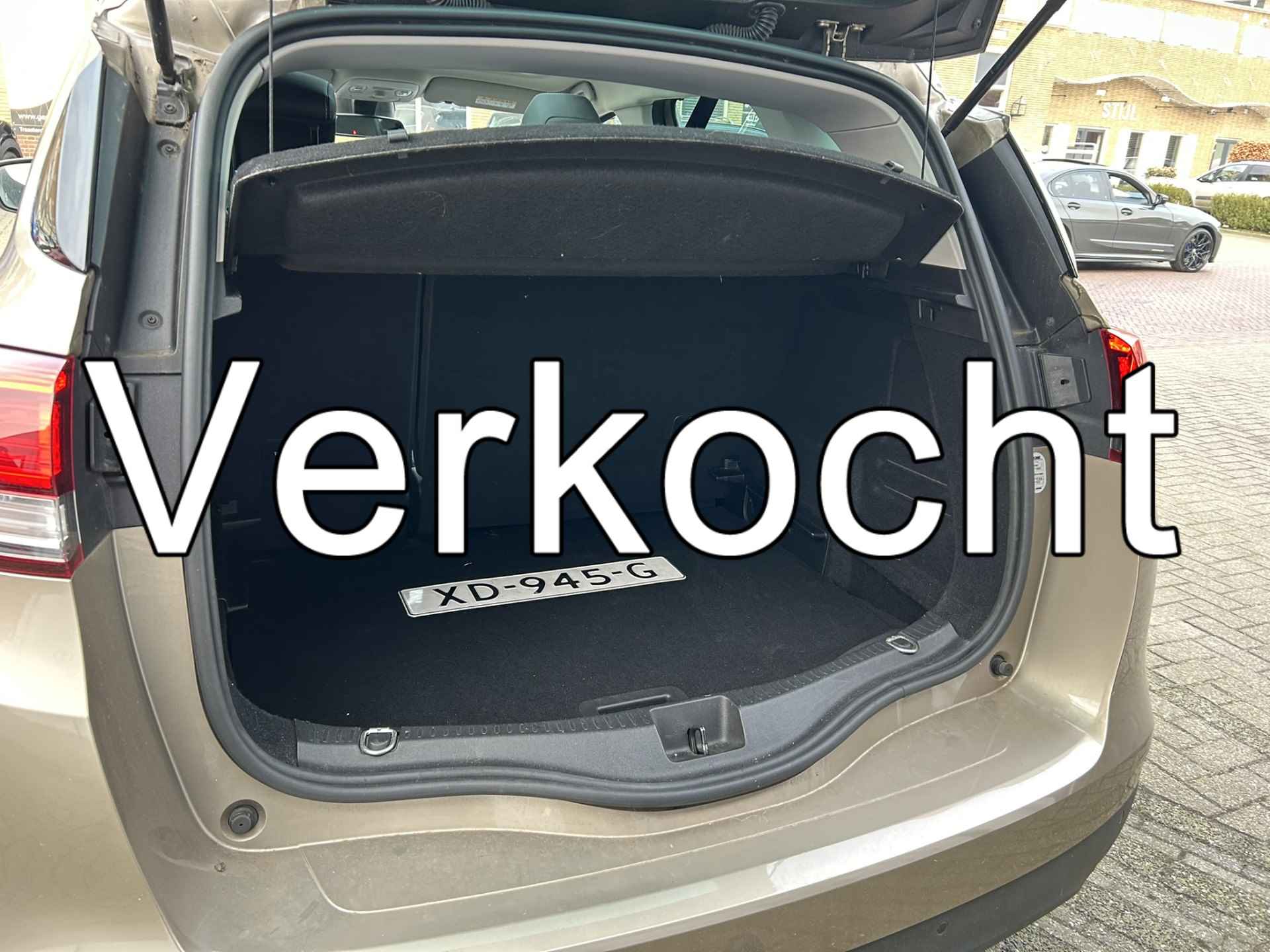 Renault Scénic 1.3 TCe Intens | Panorama dak | Trekhaak | Parkeersensoren | Navigatie | Bluetooth - 10/10