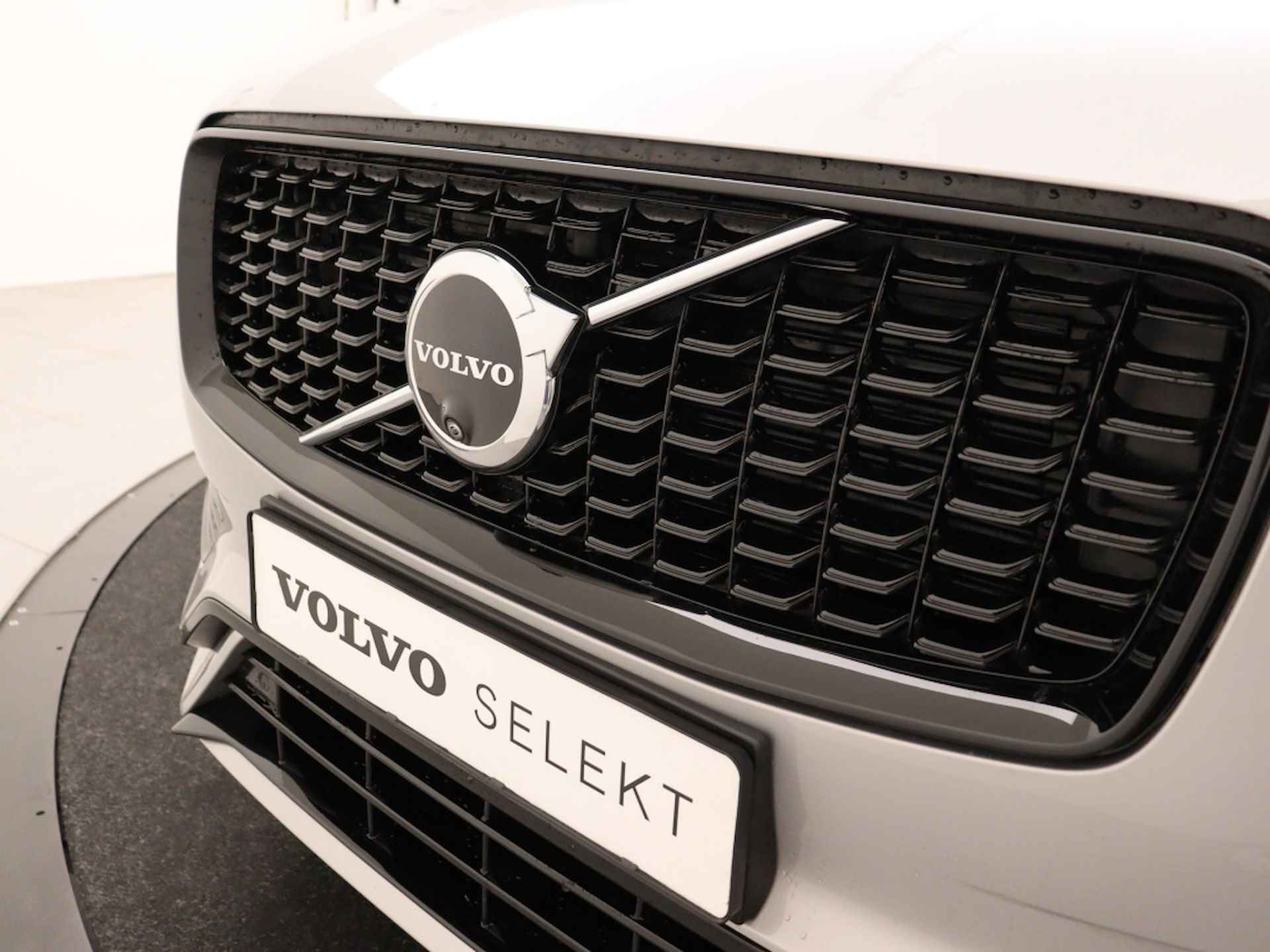 Volvo XC90 T8 PLUG-IN HYBRID LONG RANGE ULTIMATE DARK LUCHTVERING BOWERS&WI - 7/47