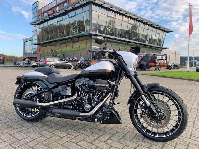 Harley-Davidson FXSE BREAKOUT CVO PROSTREET